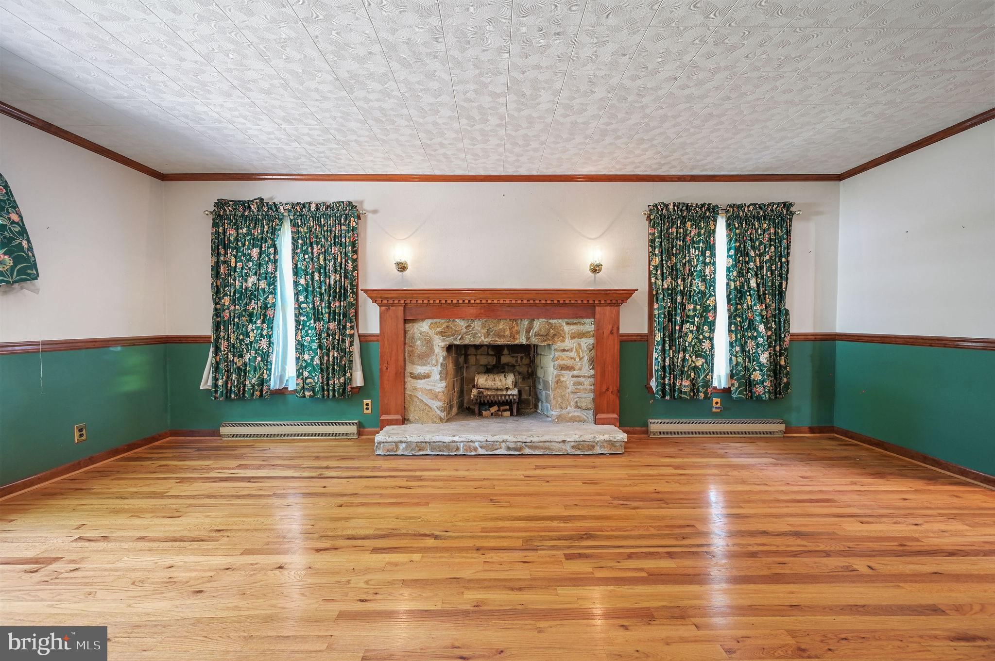 239 CAPTAIN DAVIS DRIVE