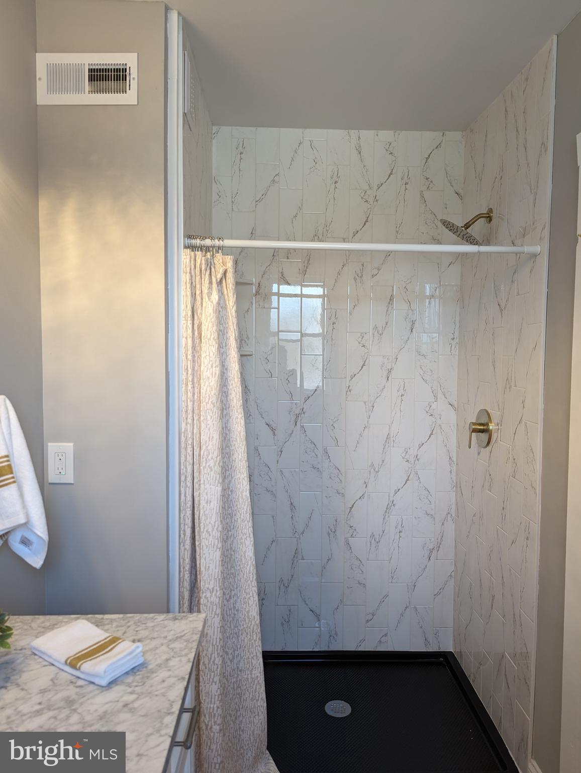 6TH WARD - Residential Lease