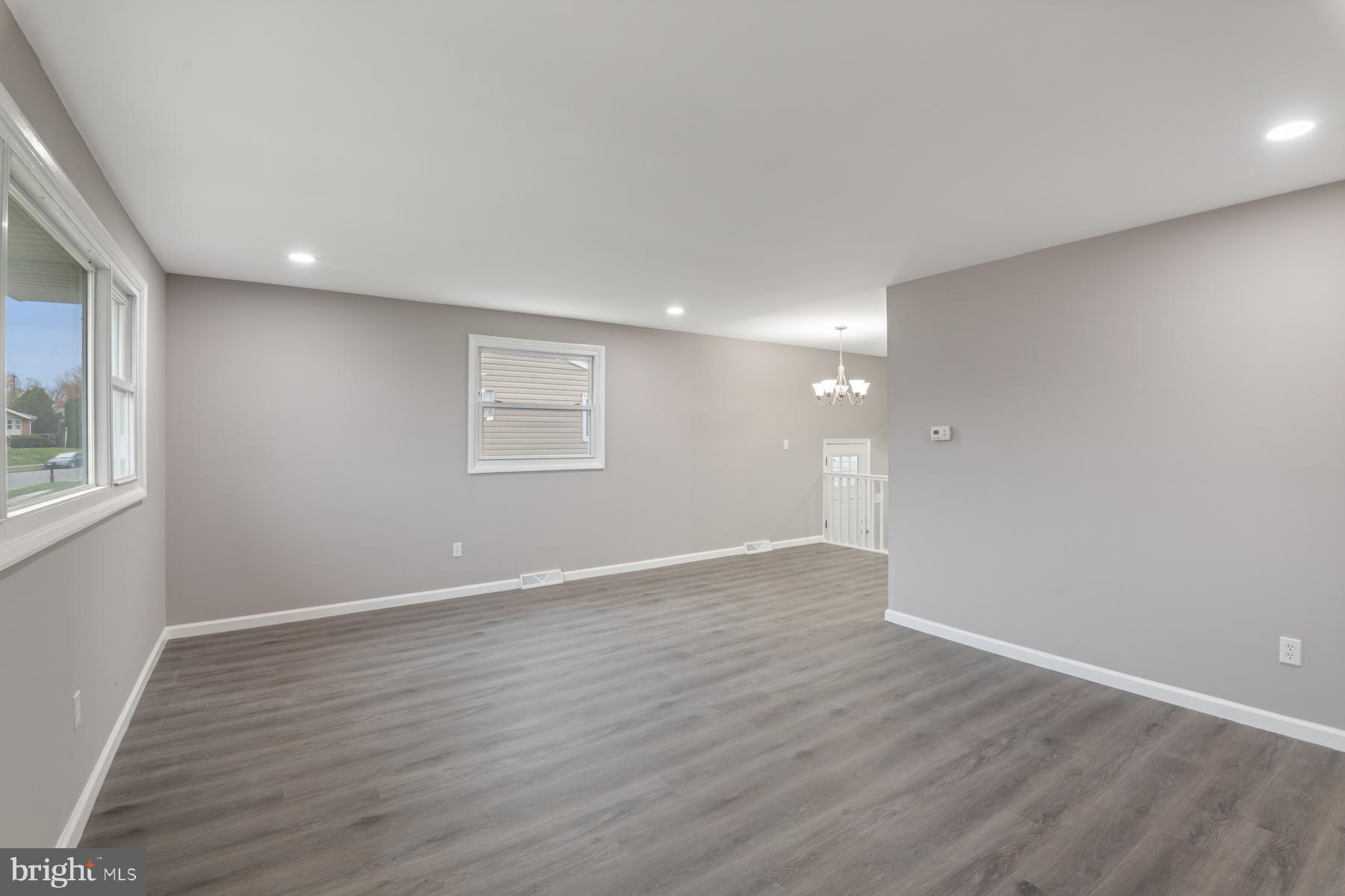 WINDSOR  MILL - Residential