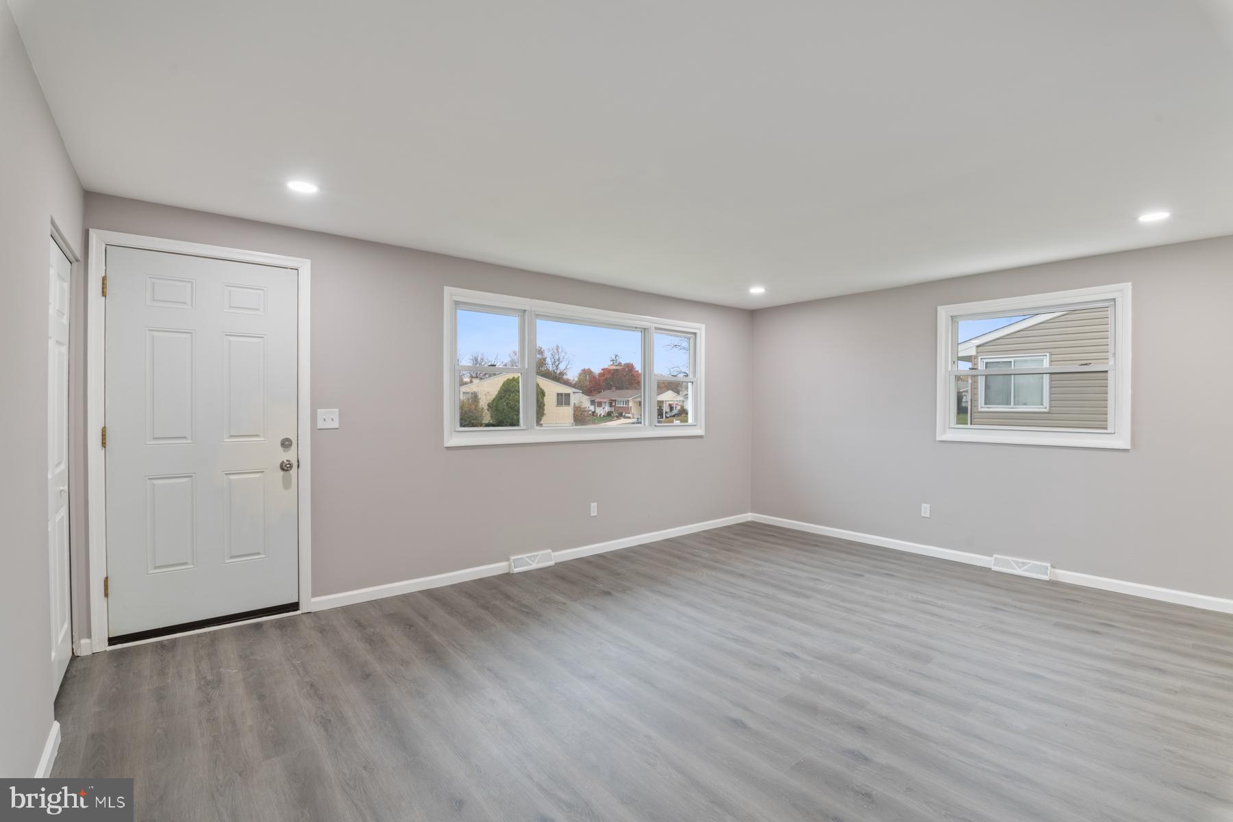 WINDSOR  MILL - Residential