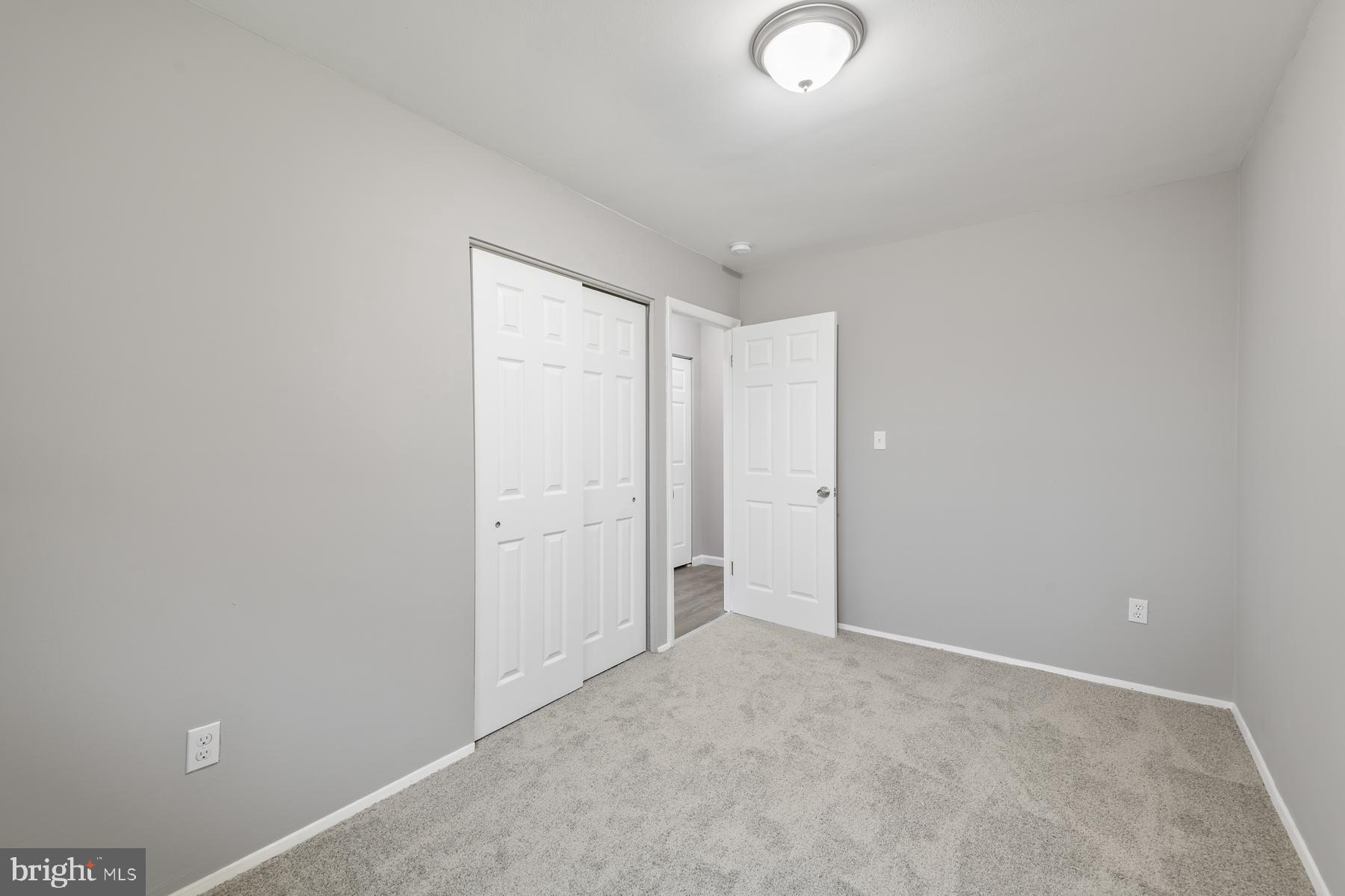 WINDSOR  MILL - Residential