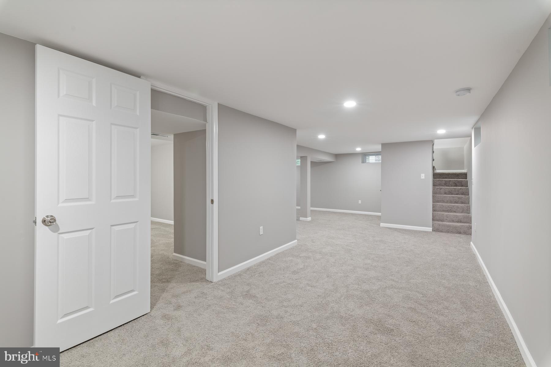 WINDSOR  MILL - Residential