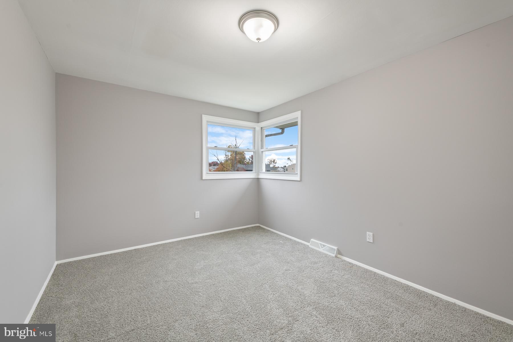 WINDSOR  MILL - Residential