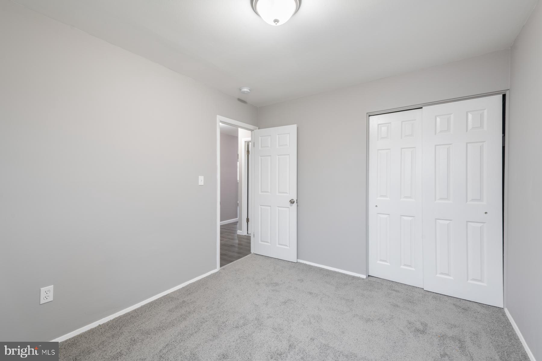 WINDSOR  MILL - Residential