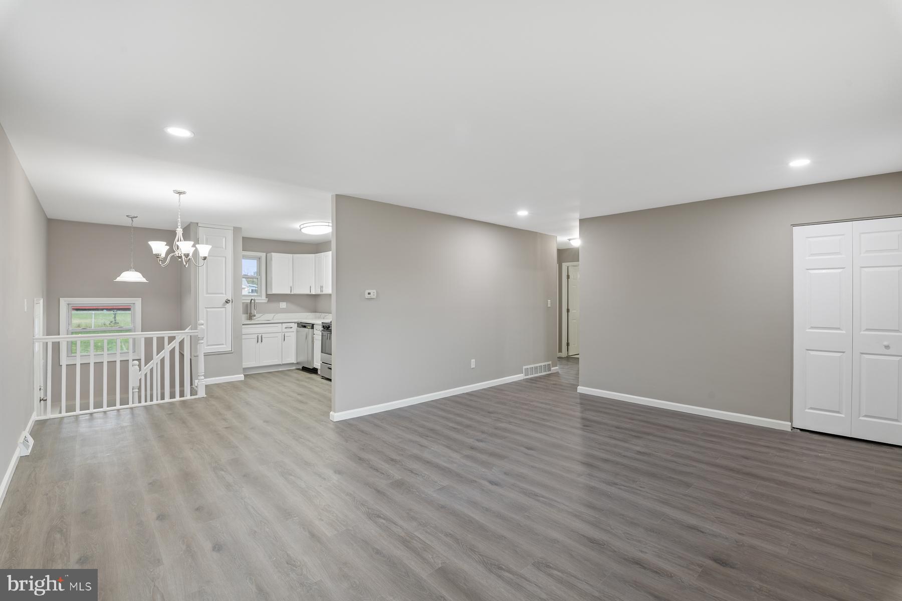 WINDSOR  MILL - Residential