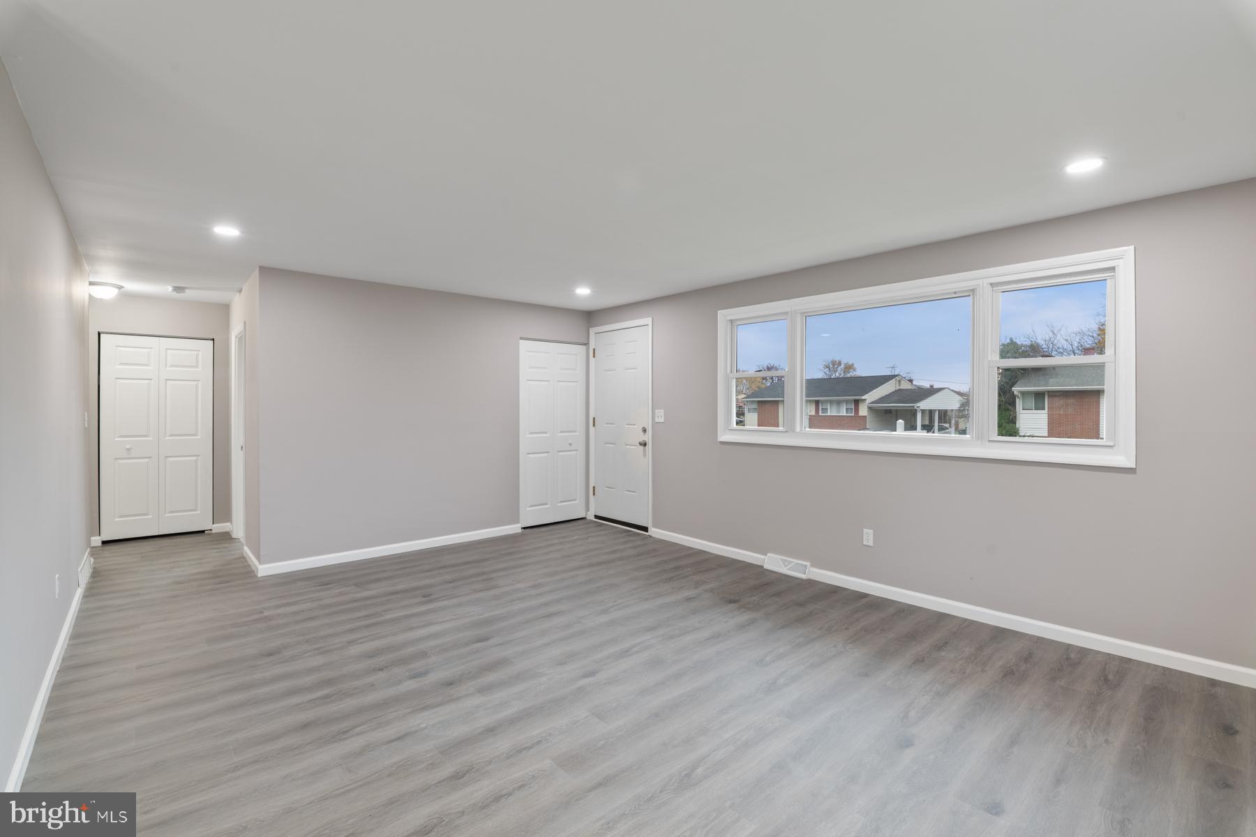 WINDSOR  MILL - Residential