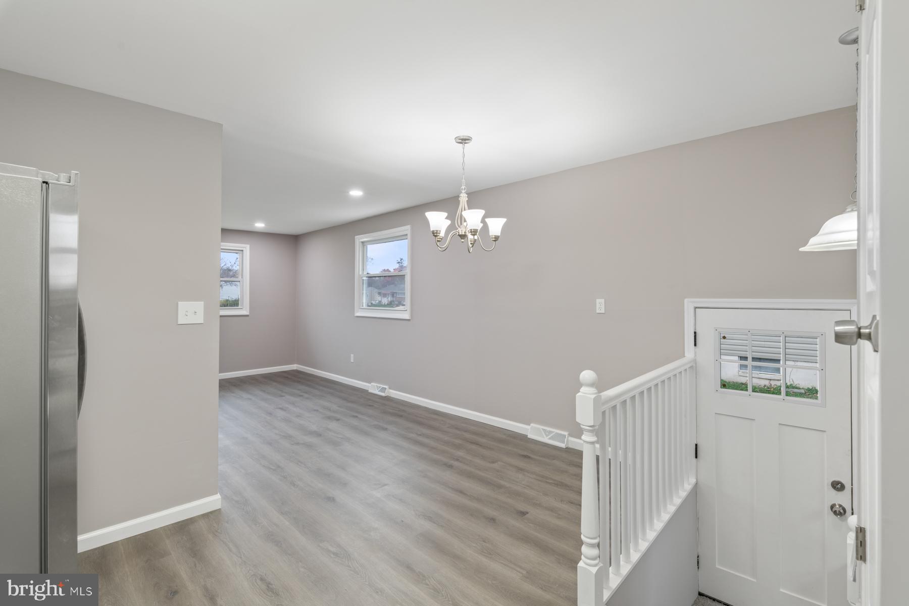 WINDSOR  MILL - Residential