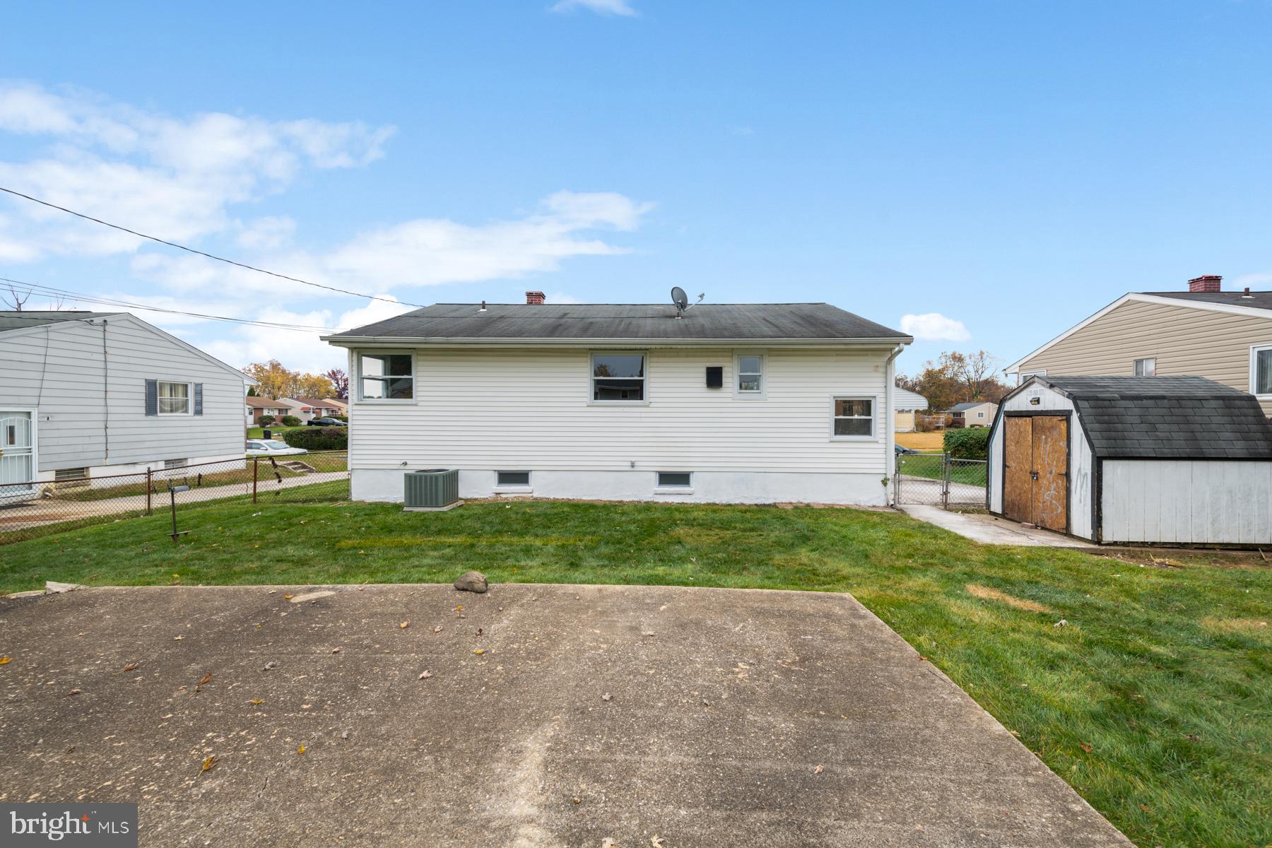 WINDSOR  MILL - Residential