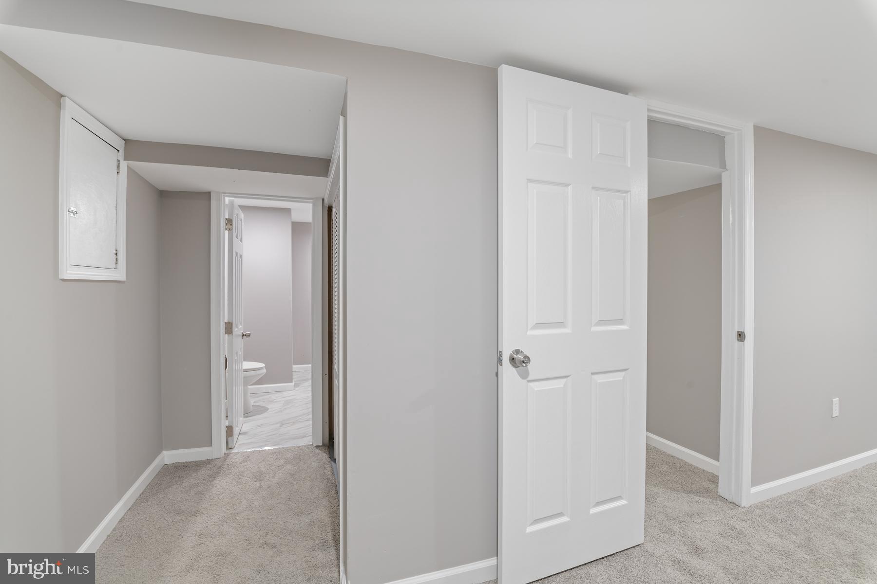 WINDSOR  MILL - Residential