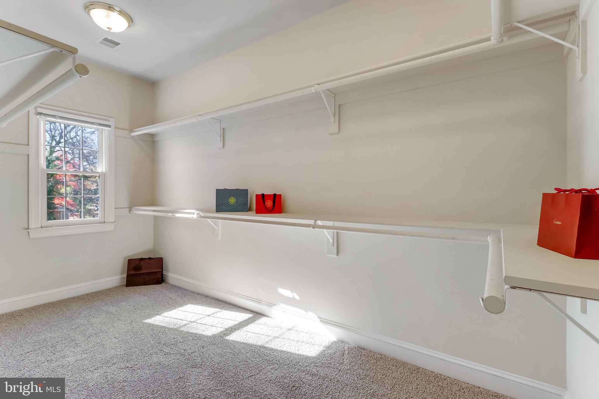 WAKEFIELD FOREST - Residential