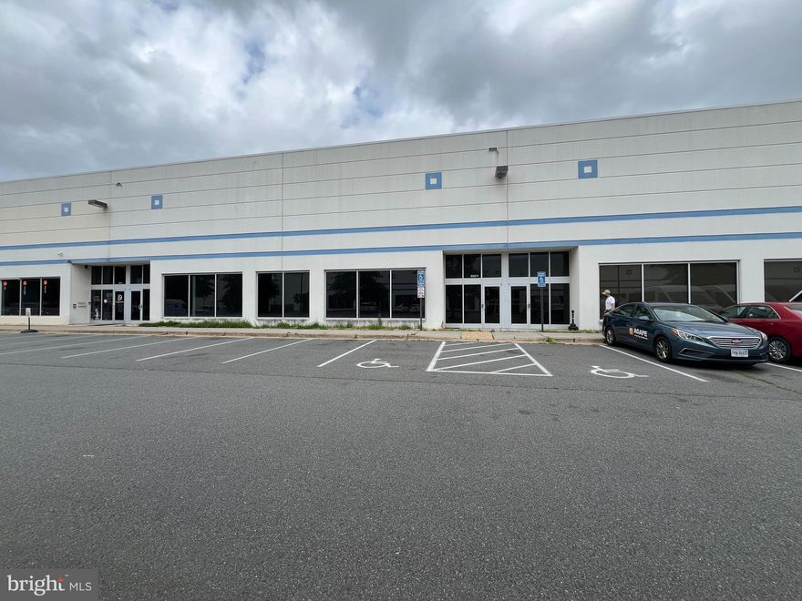 Great flex space 9,688 sq ft (warehouse 4,968 sq ft and office 4,720 sq ft) for lease located off Rt. 50 near Rt. 28. Minutes to Rt. 66 and the Dulles Toll Road. I-5 Industrial zoning. 24” warehouse ceiling height. Two bathrooms. Several offices spaces and conference room with an impressive reception area. Two loading docks. Ample parking (12 unassigned parking spaces). No HOA. Zoning I5.
Price: $16 per sq ft and $3 NNN (maintenance, master insurance and property taxes).
Perfect location close to Walmart, Costco, Target, Harris Teeter, restaurants and a variety of retail stores. Minutes way from Dulles International Airport.