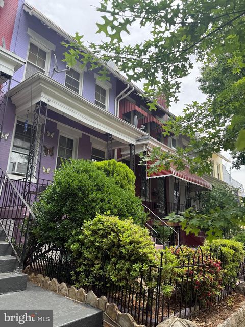 1121 8TH STREET NE WASHINGTON DC 20002