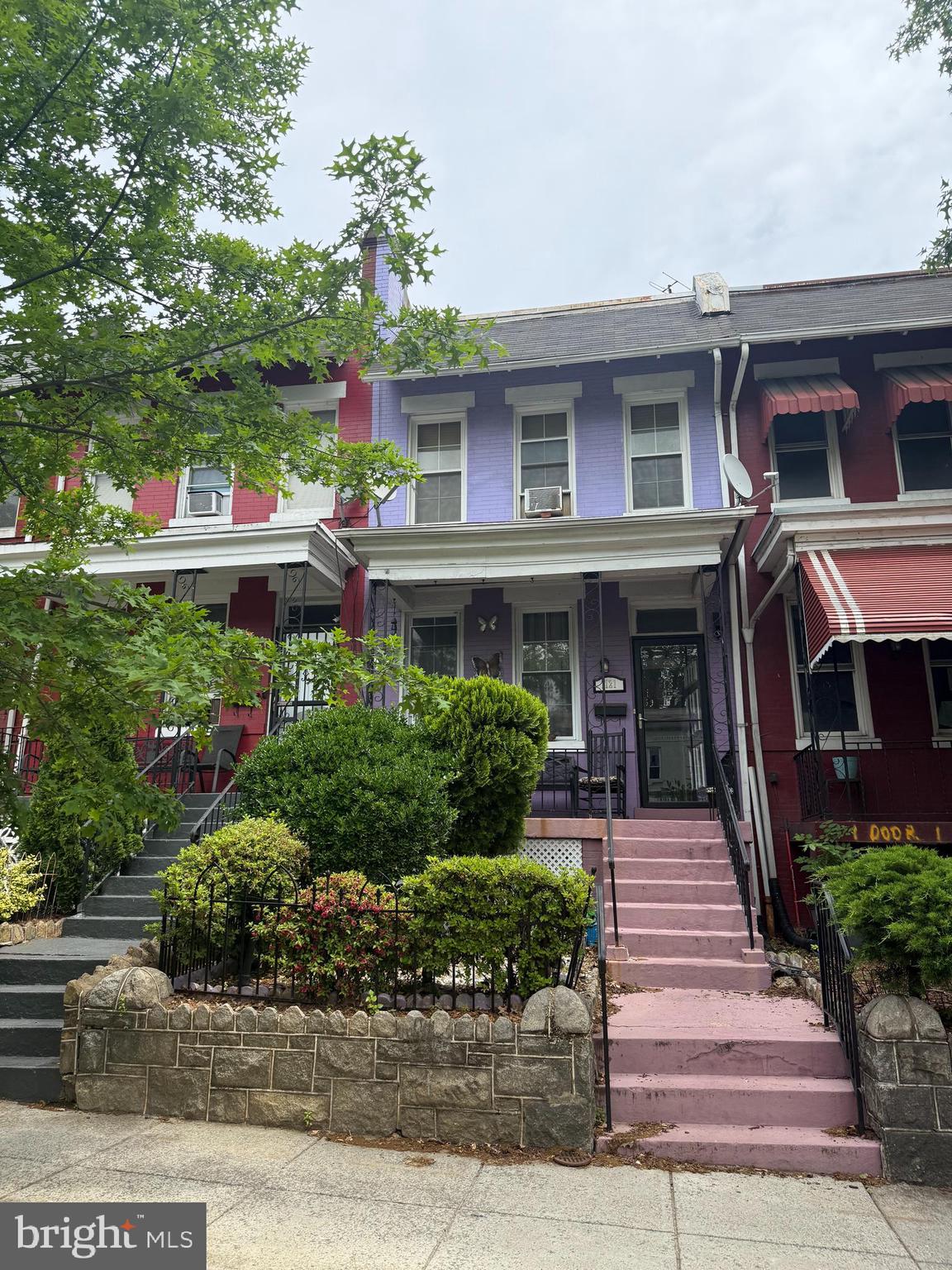 1121 8TH STREET NE