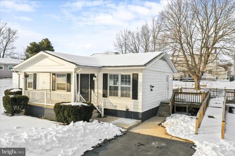 203 APPLE TREE DRIVE RANSON WV 25438