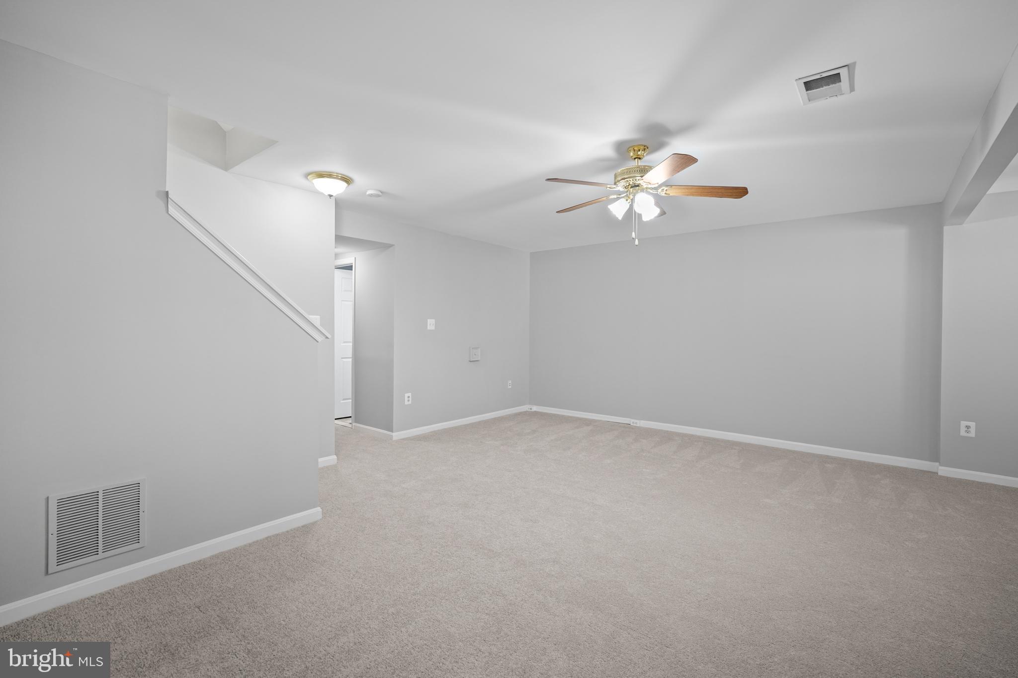 WELLINGTON/CLOVERHILL - Residential