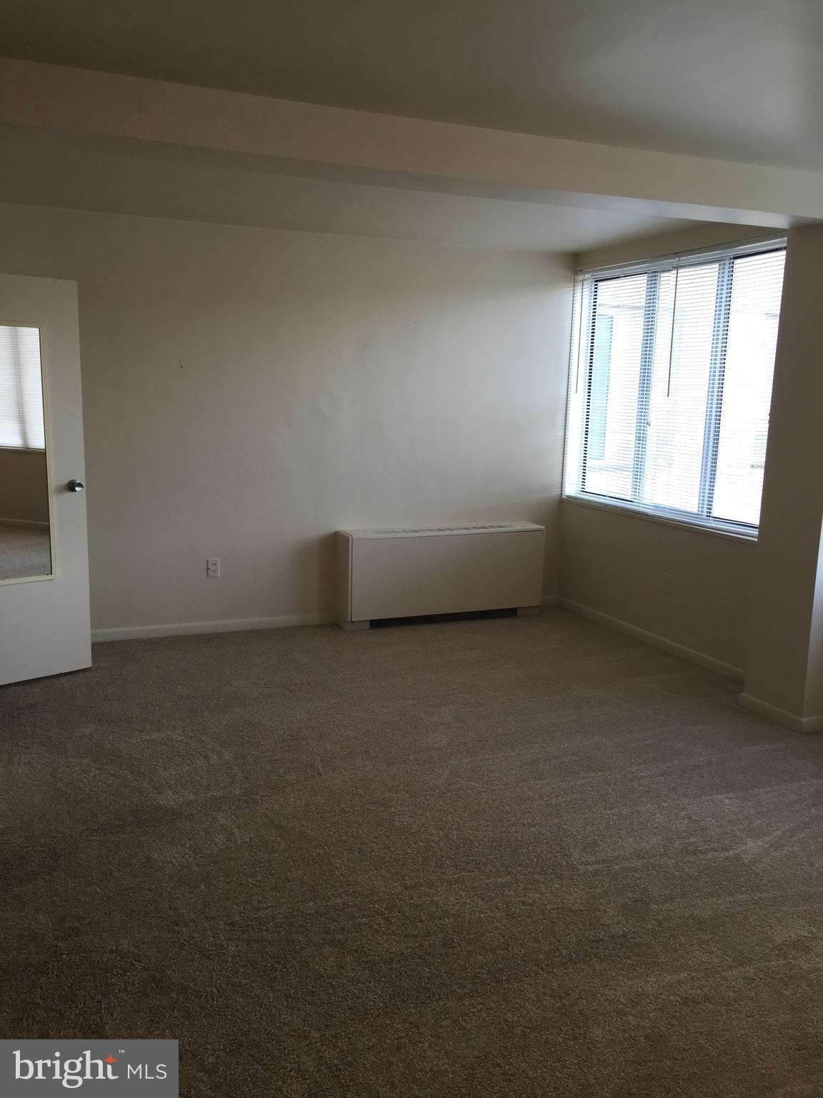 RIVER TOWERS - Residential Lease