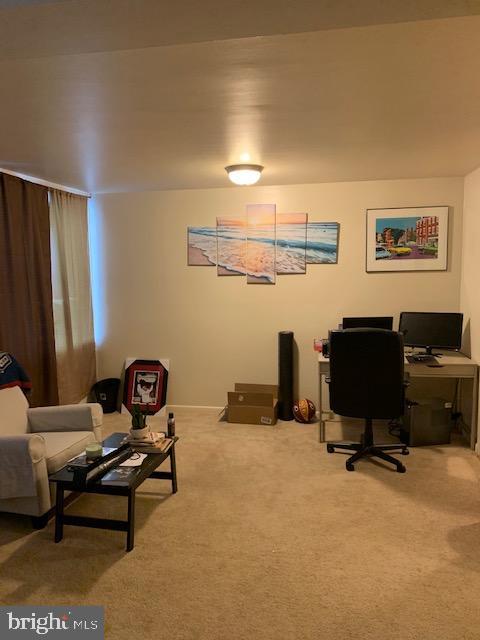 RIVER TOWERS - Residential Lease