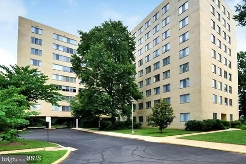 6641 Wakefield Drive Unit 704, Alexandria, VA MLS: VAFX2239938