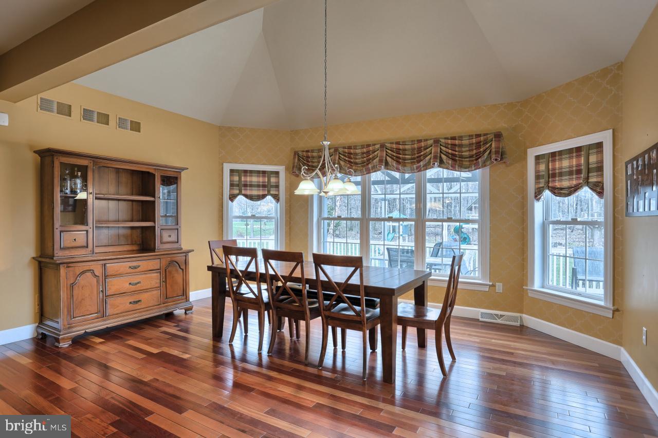 APPLE CREEK - Residential