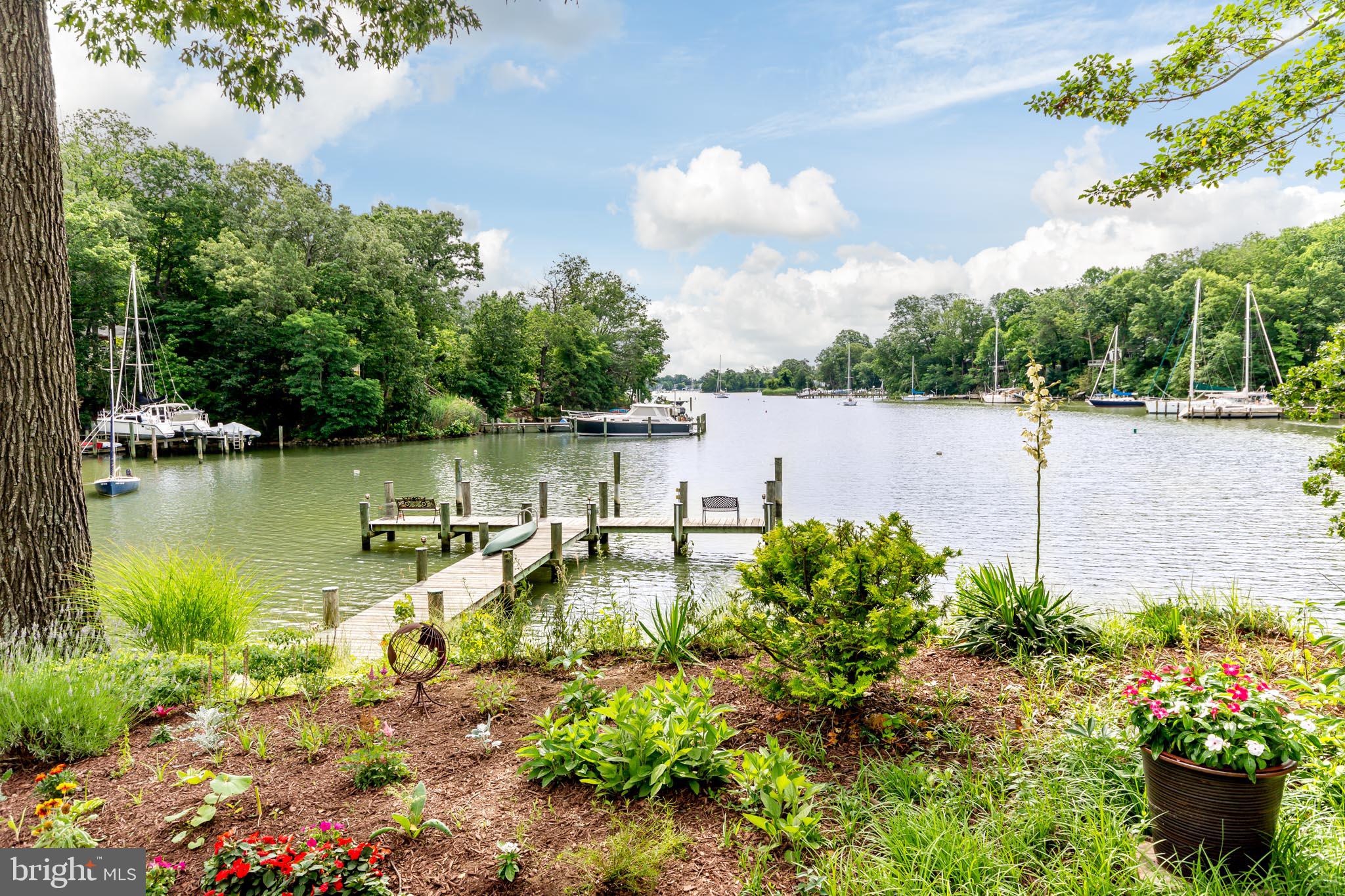 ANNAPOLIS ROADS - Residential