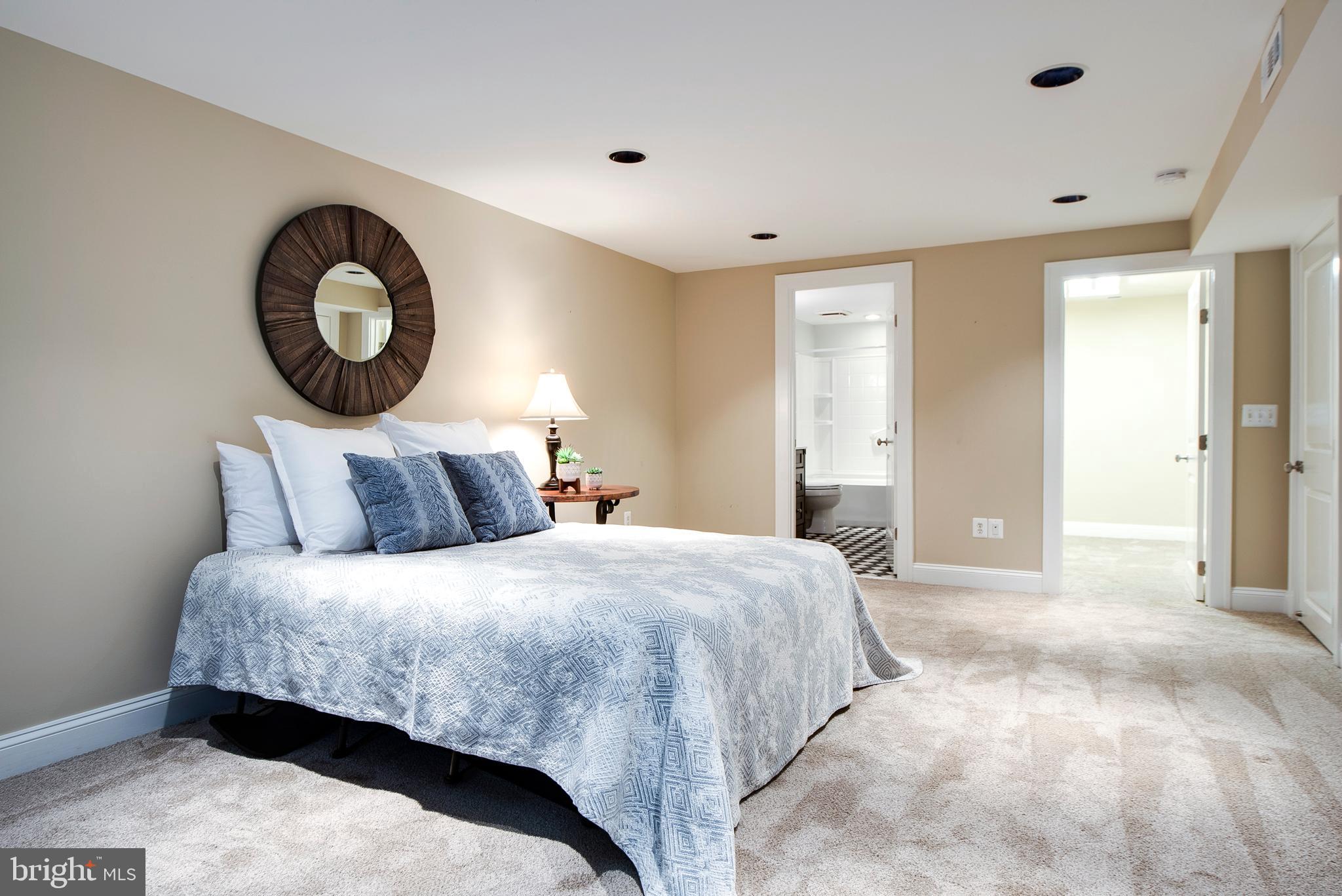 ANNAPOLIS ROADS - Residential