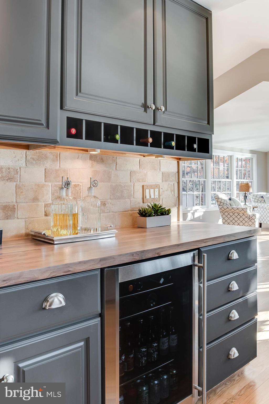 ANNAPOLIS ROADS - Residential