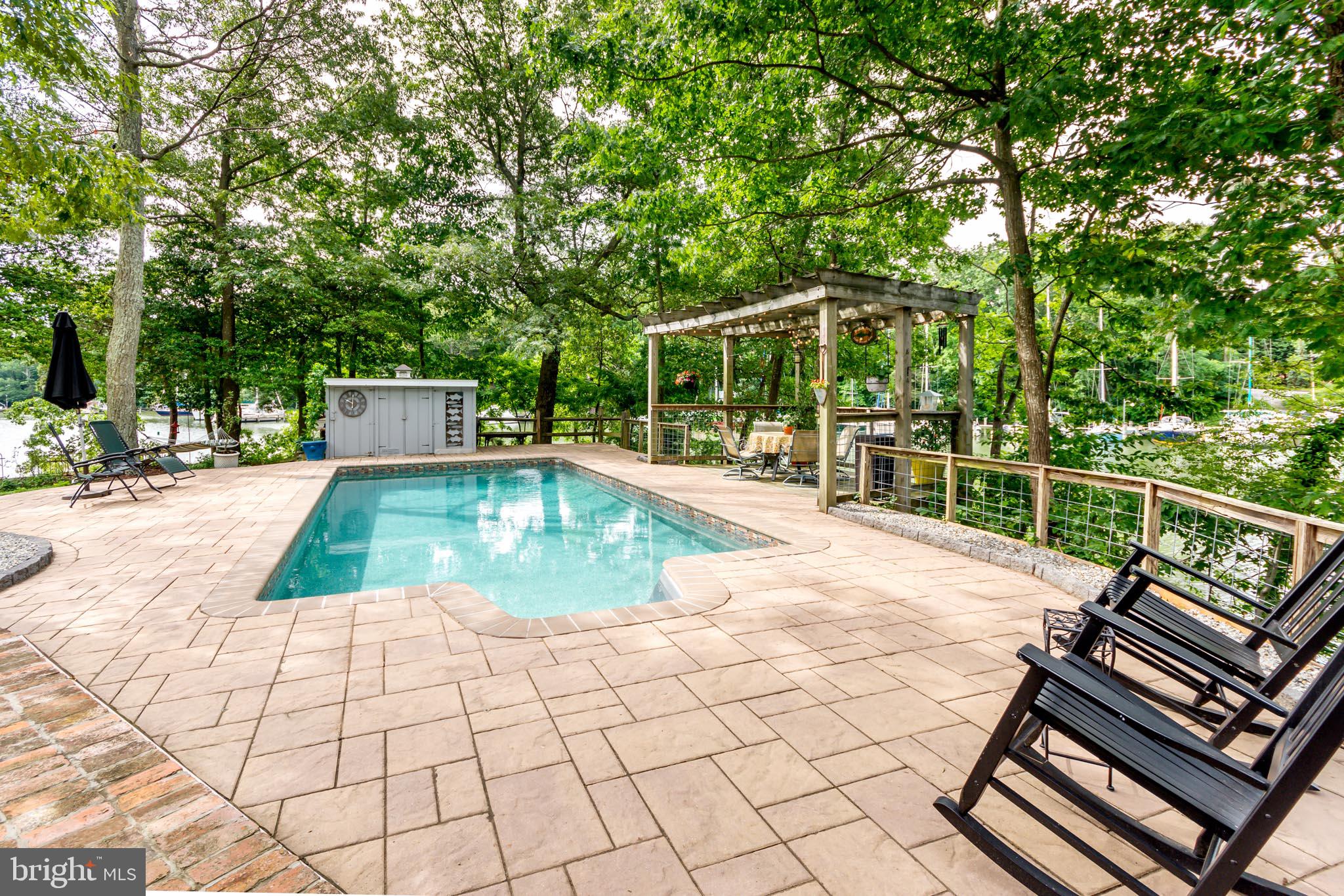 ANNAPOLIS ROADS - Residential