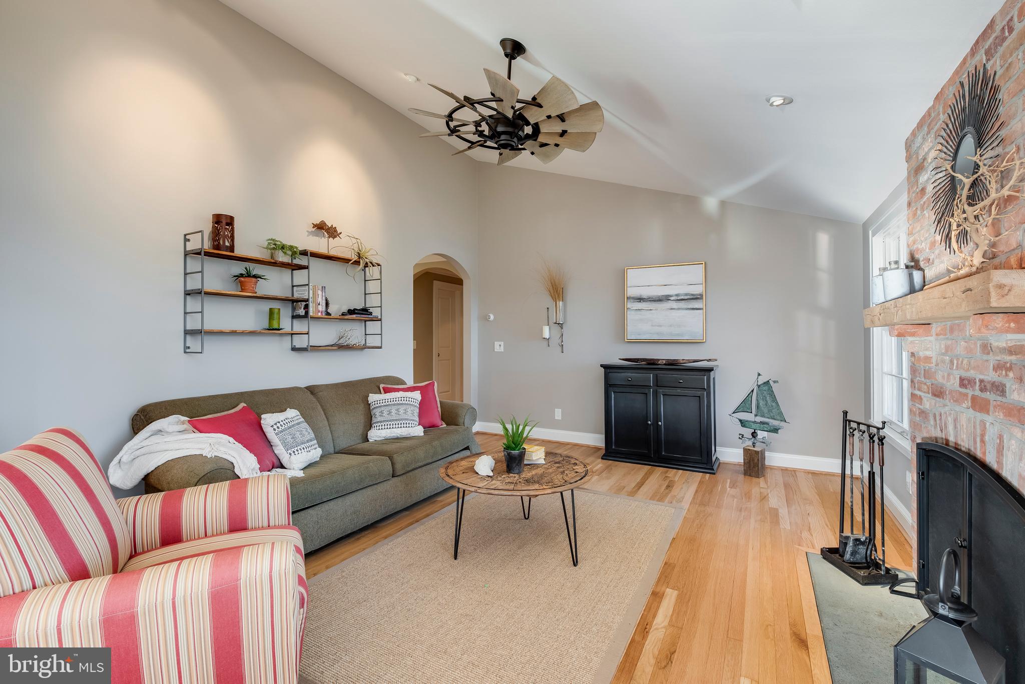 ANNAPOLIS ROADS - Residential