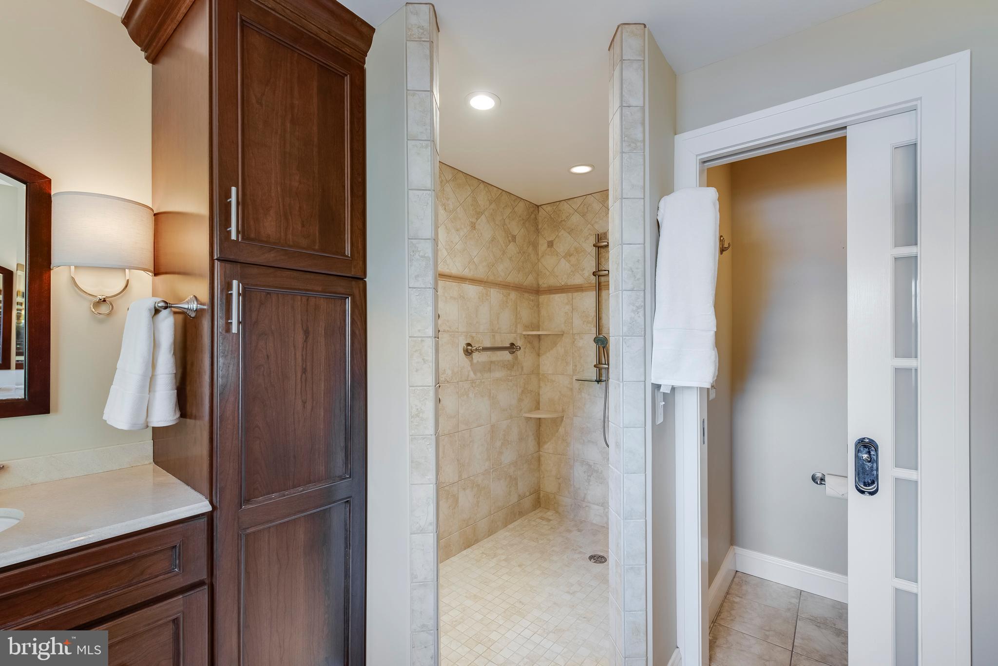 ANNAPOLIS ROADS - Residential