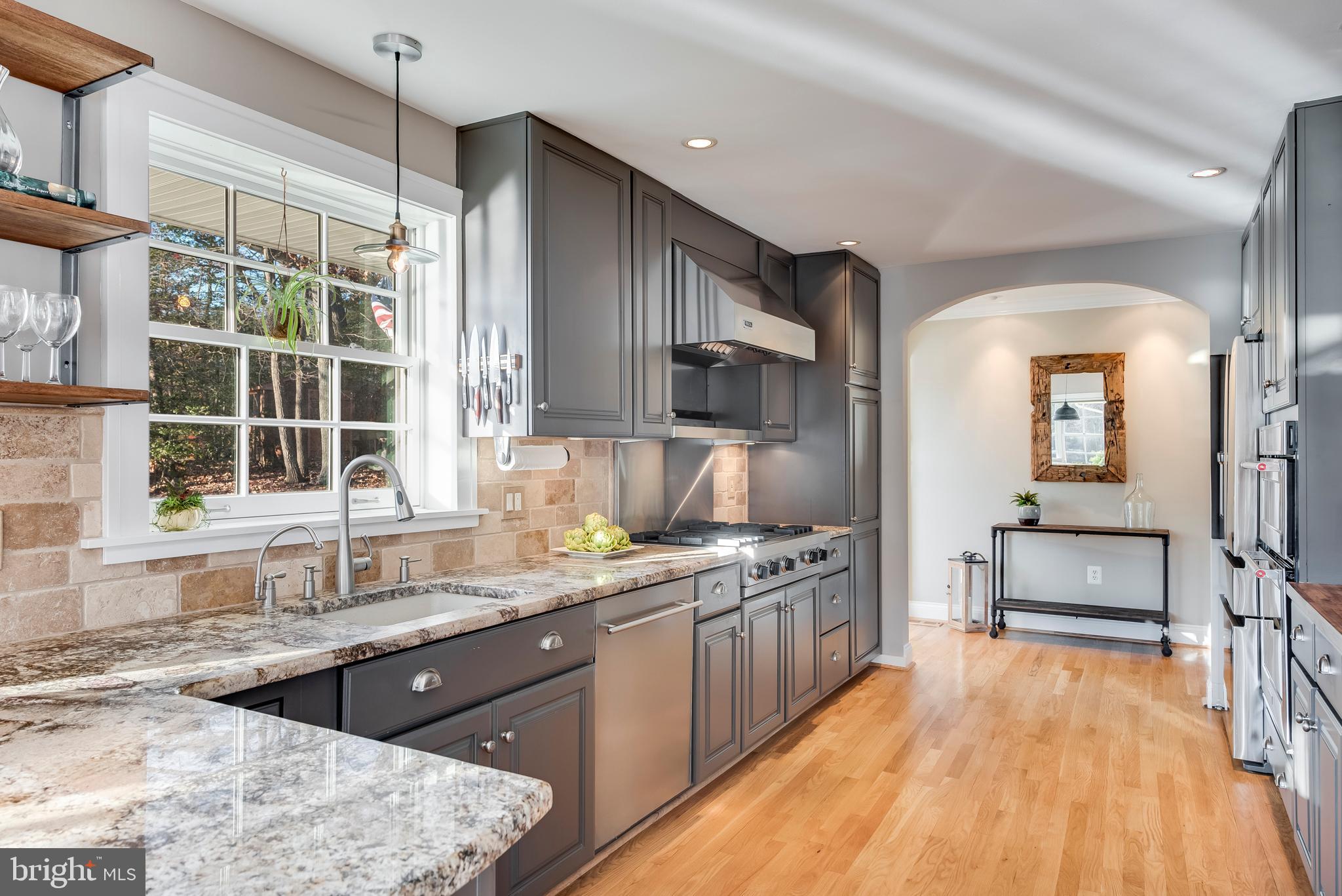 ANNAPOLIS ROADS - Residential