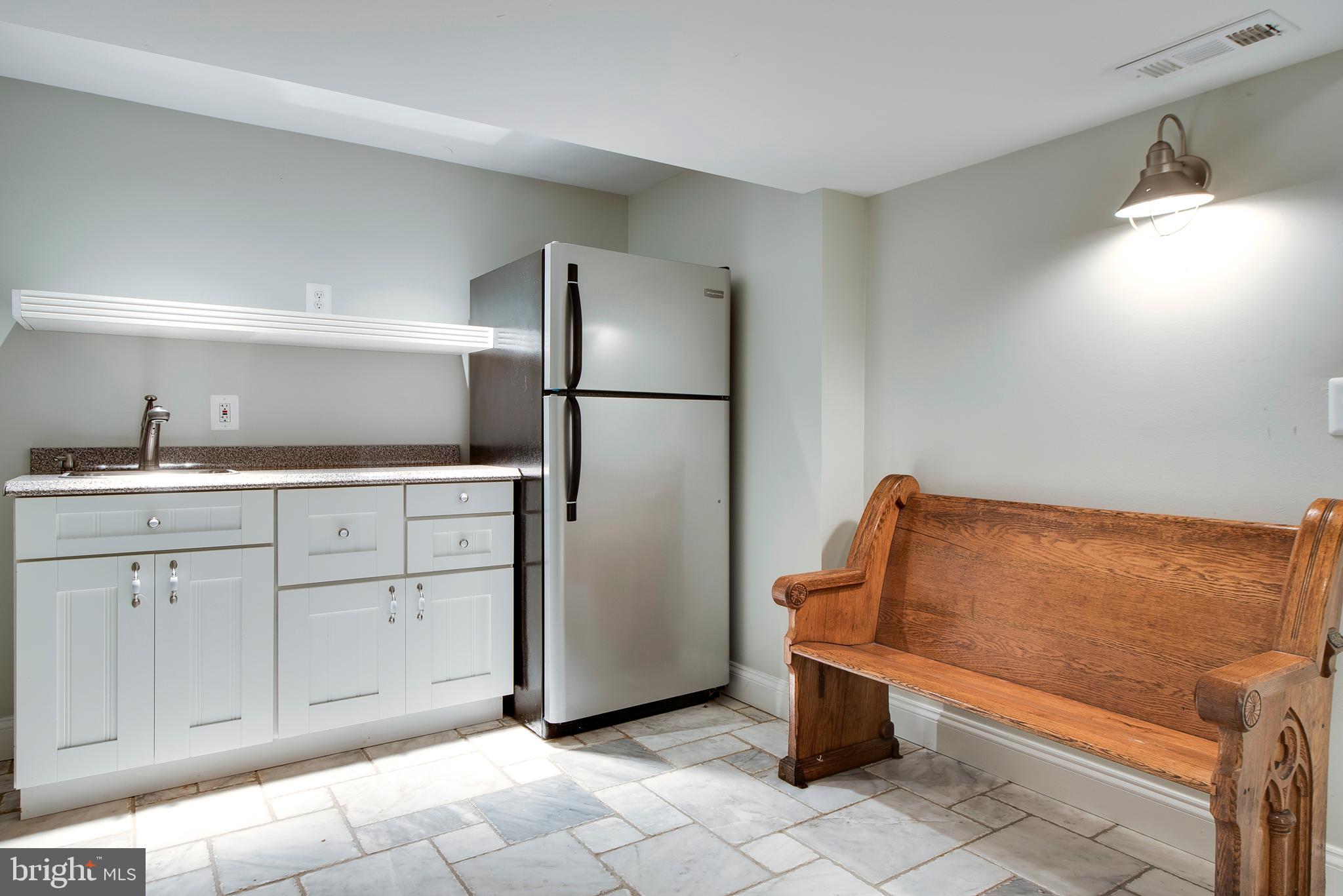 ANNAPOLIS ROADS - Residential