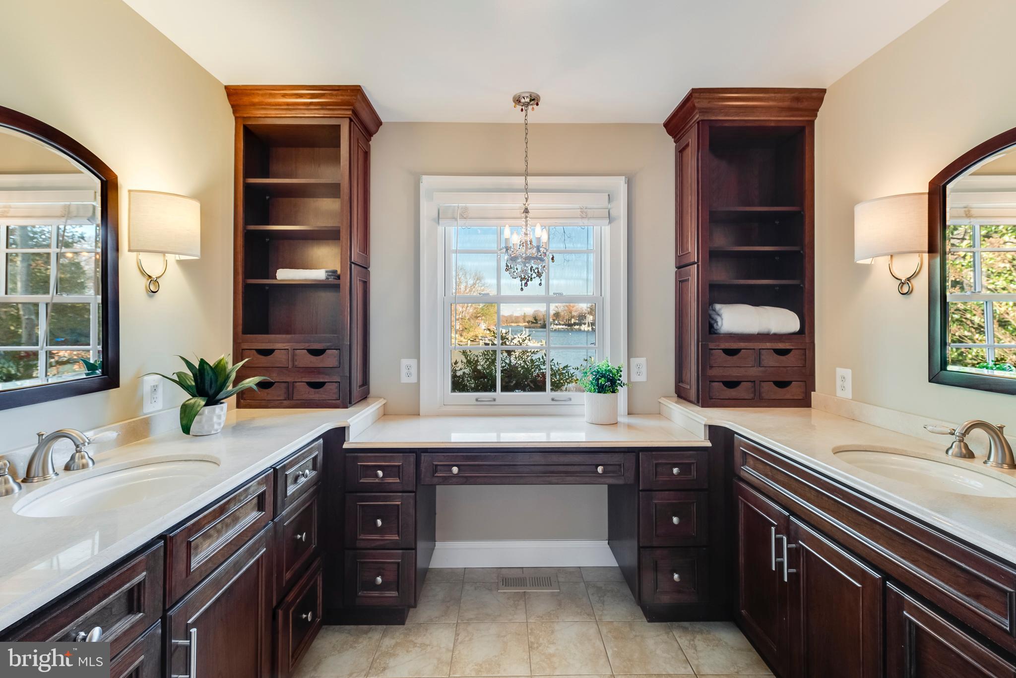 ANNAPOLIS ROADS - Residential