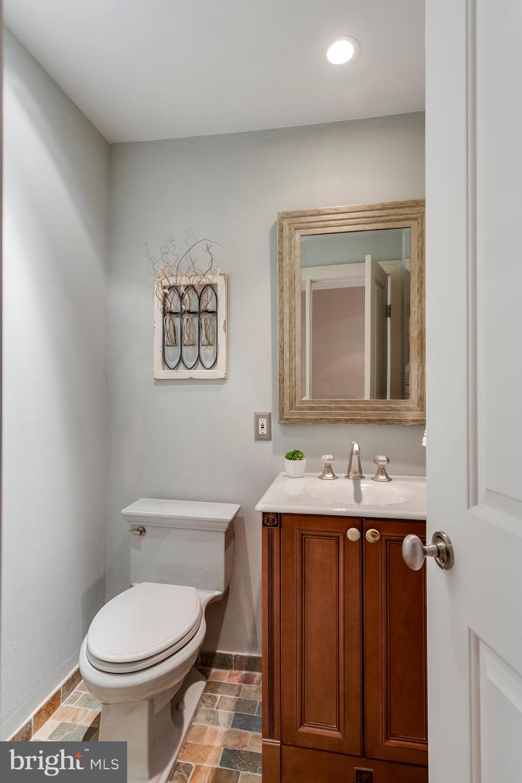 ANNAPOLIS ROADS - Residential