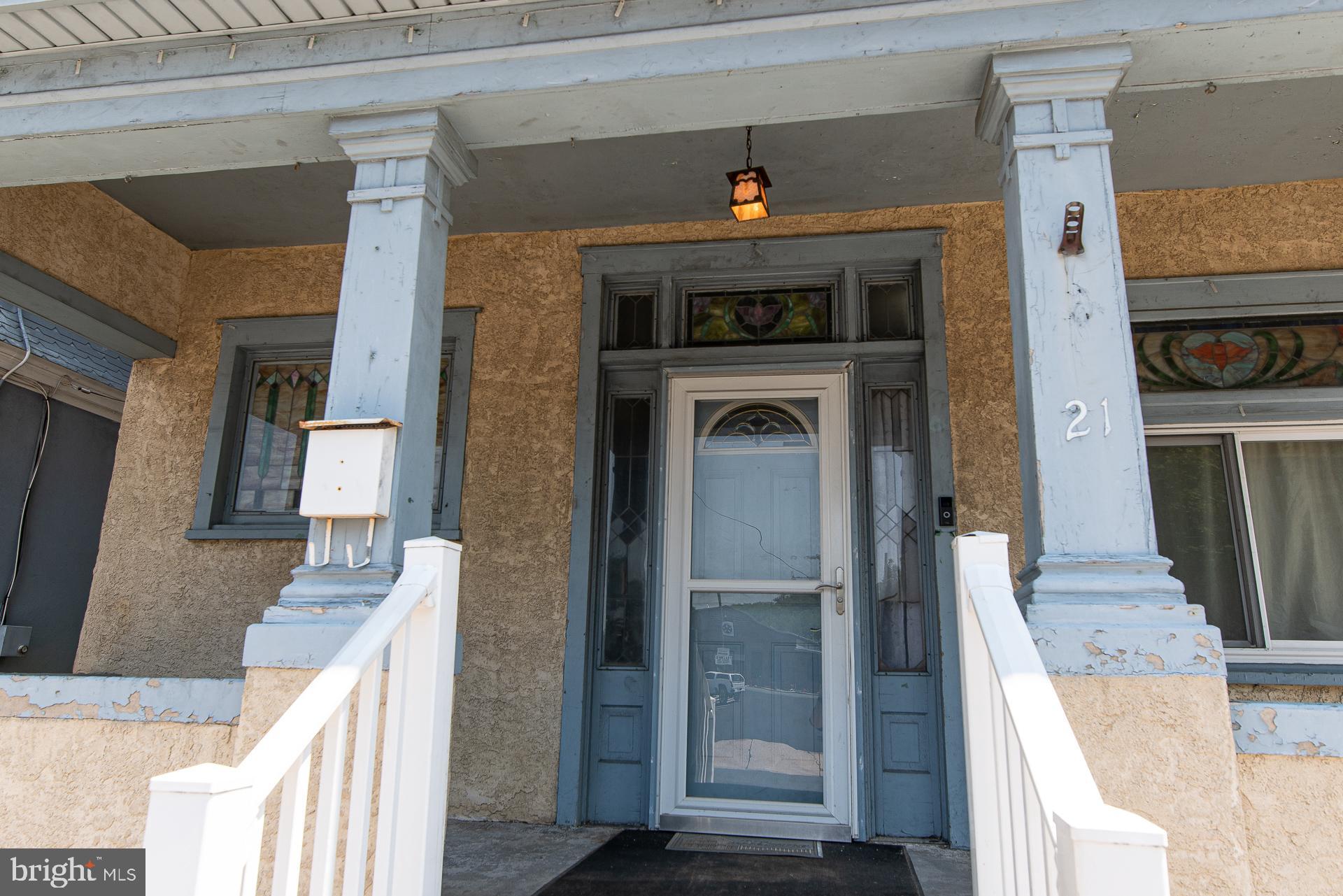 21 E 3RD STREET