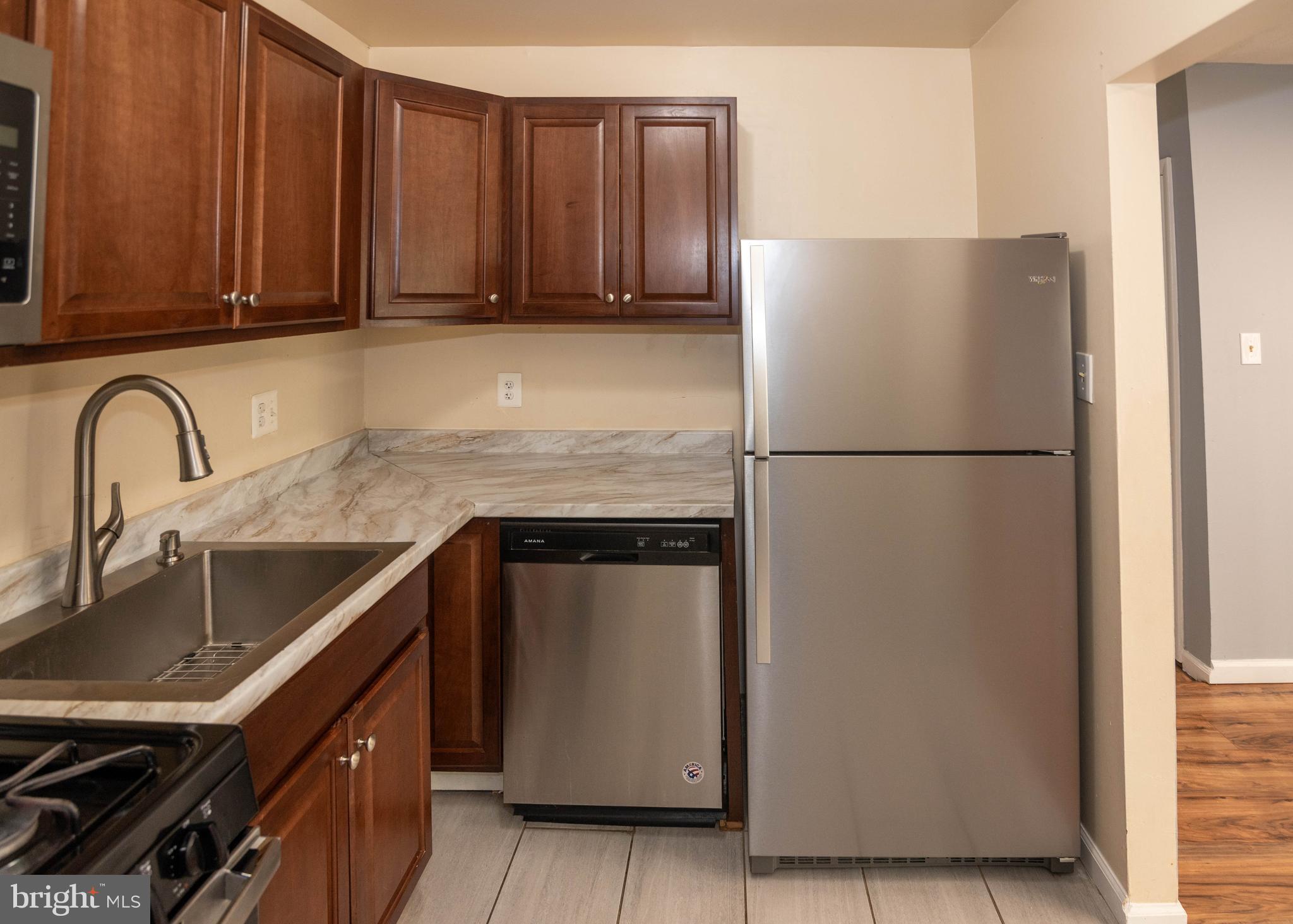 HUNTCREST CONDOMINIUM - Residential