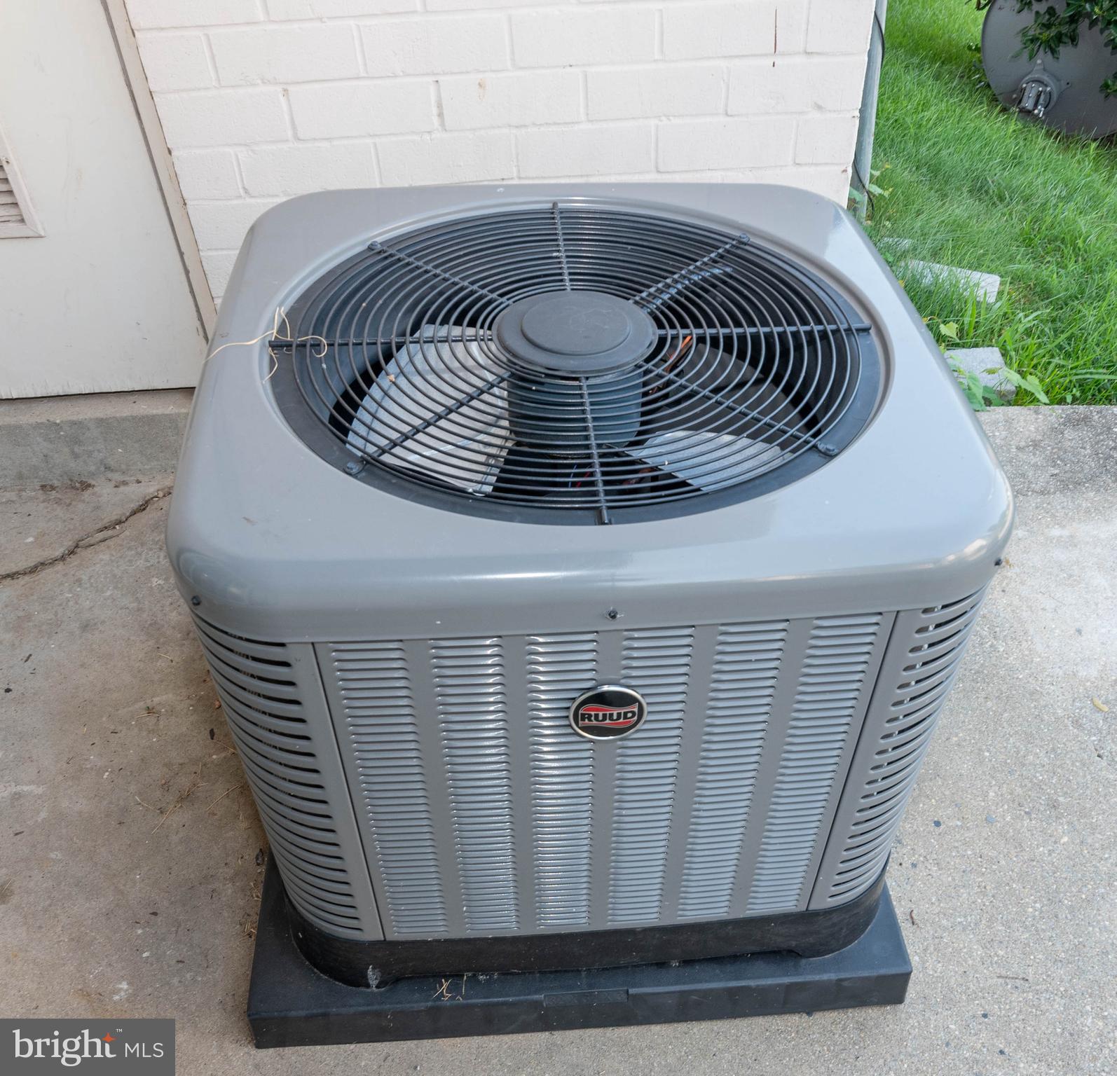 HUNTCREST CONDOMINIUM - Residential