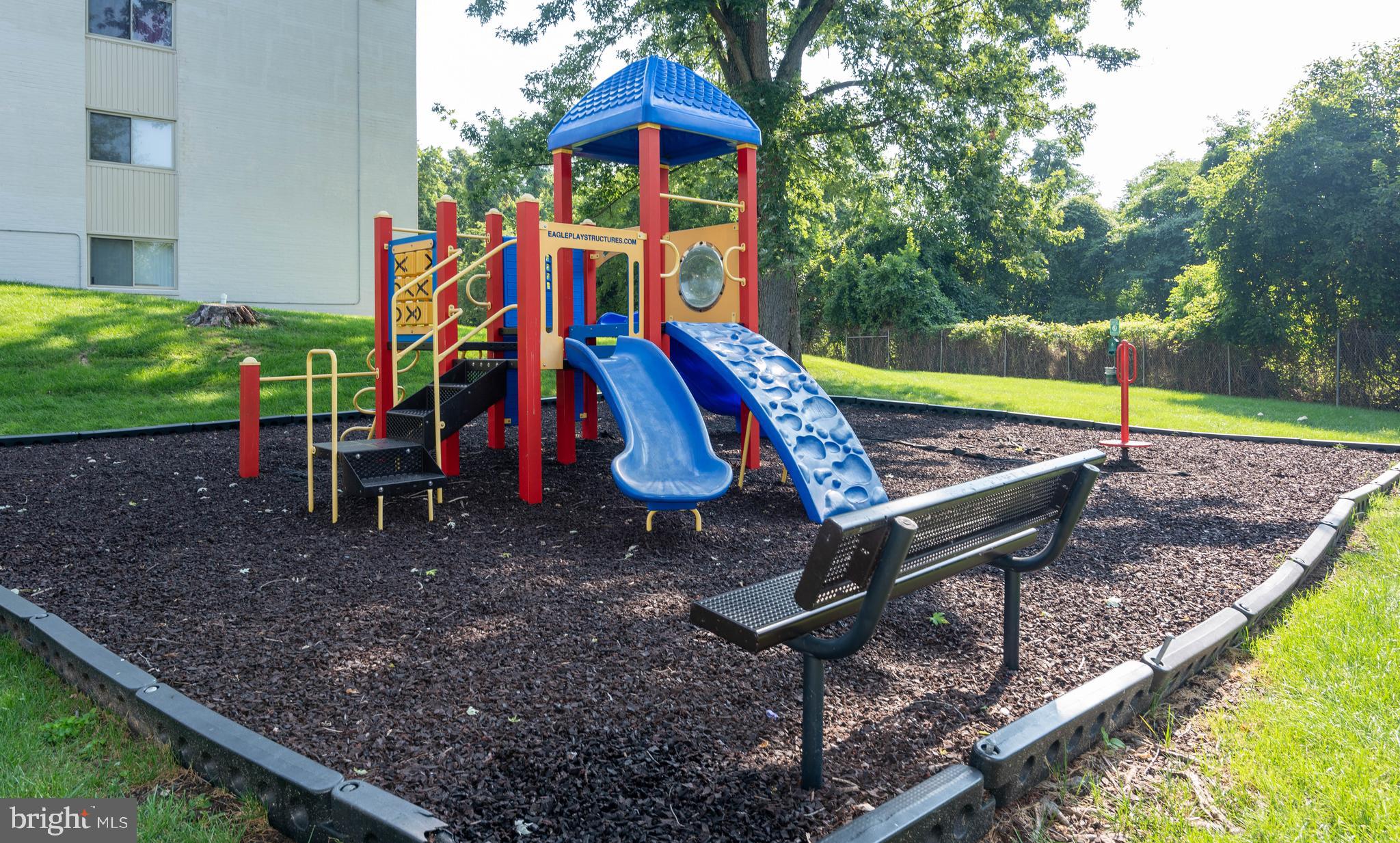 HUNTCREST CONDOMINIUM - Residential