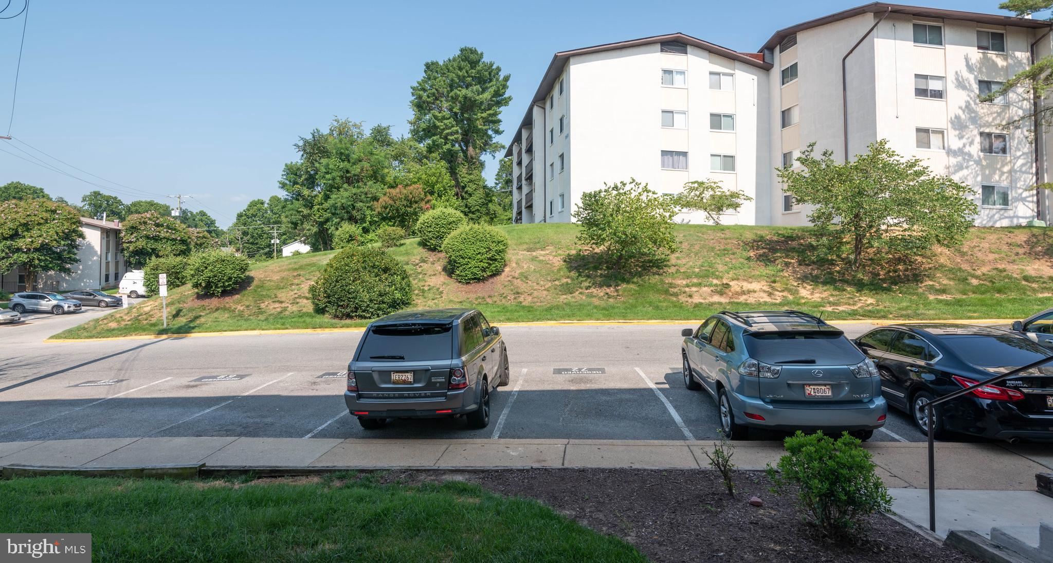 HUNTCREST CONDOMINIUM - Residential