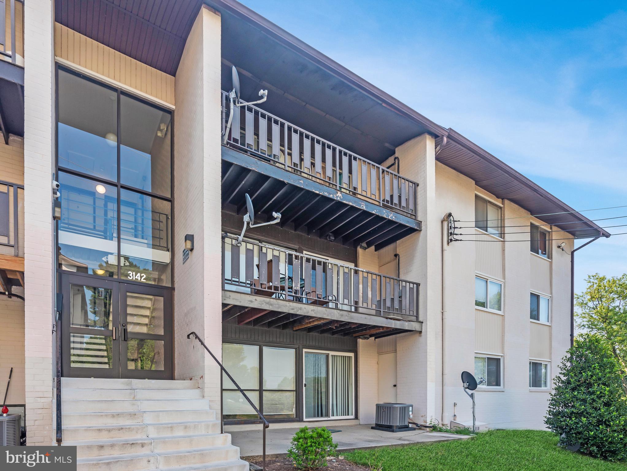 HUNTCREST CONDOMINIUM - Residential