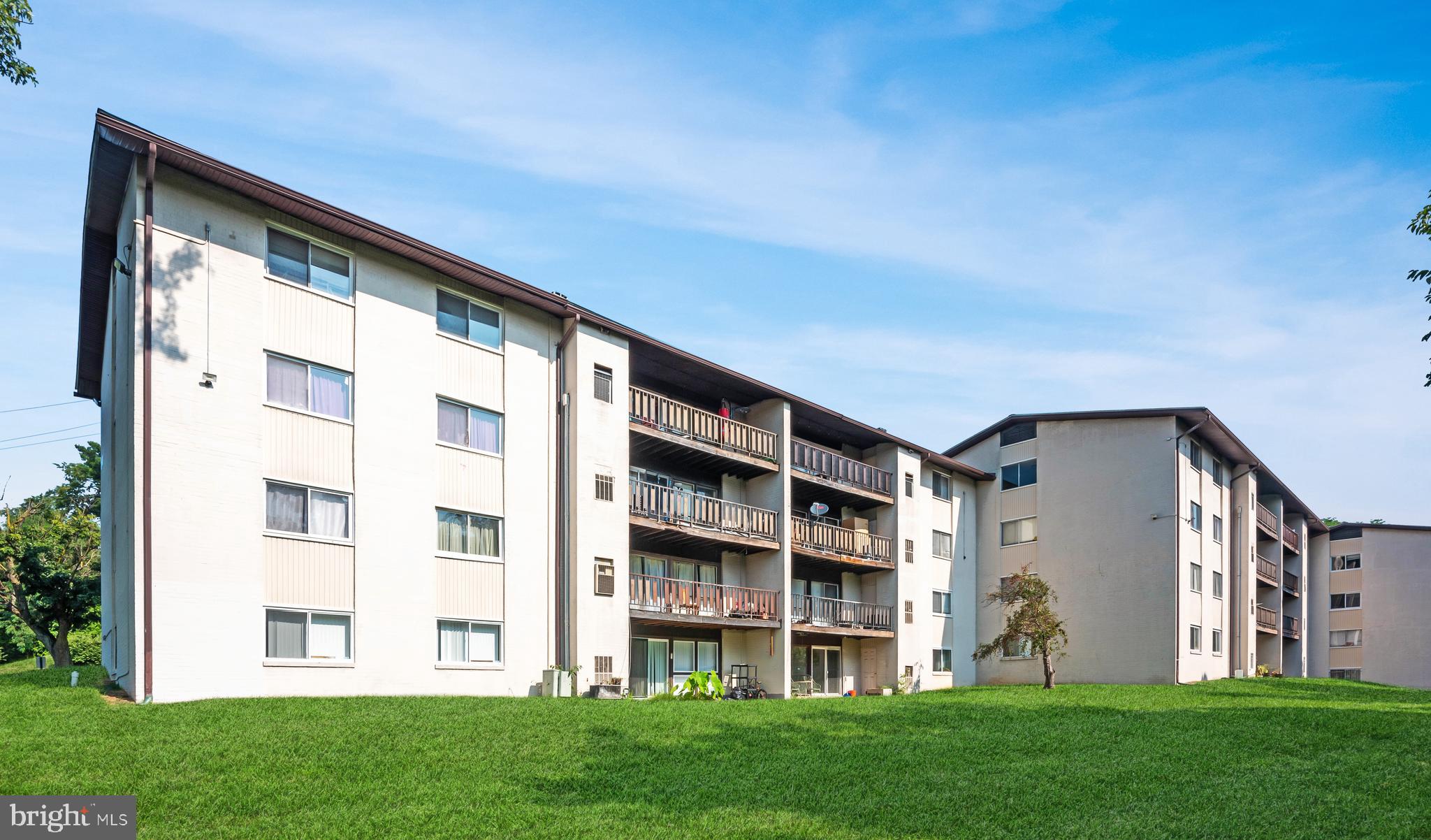 HUNTCREST CONDOMINIUM - Residential