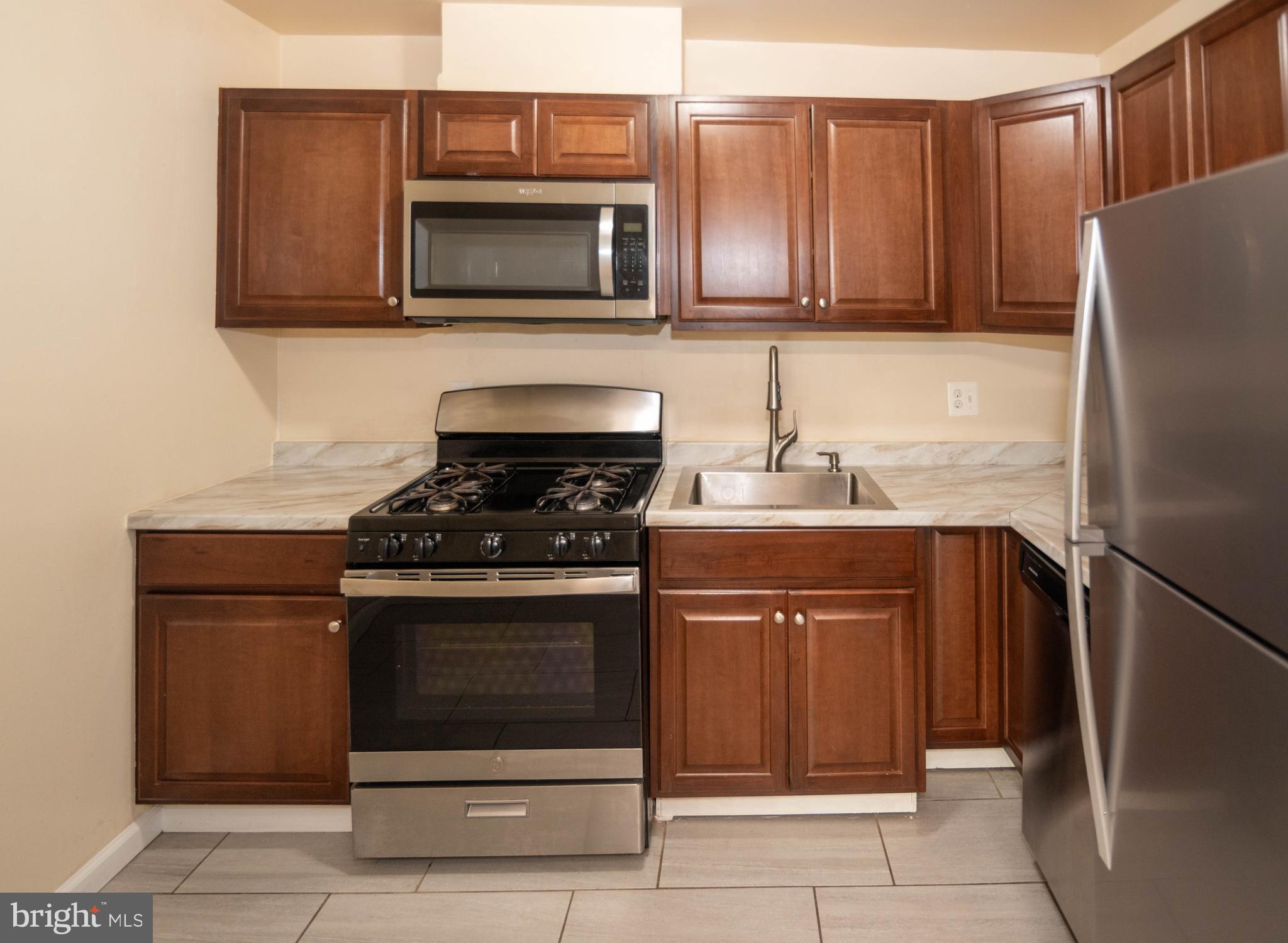 HUNTCREST CONDOMINIUM - Residential