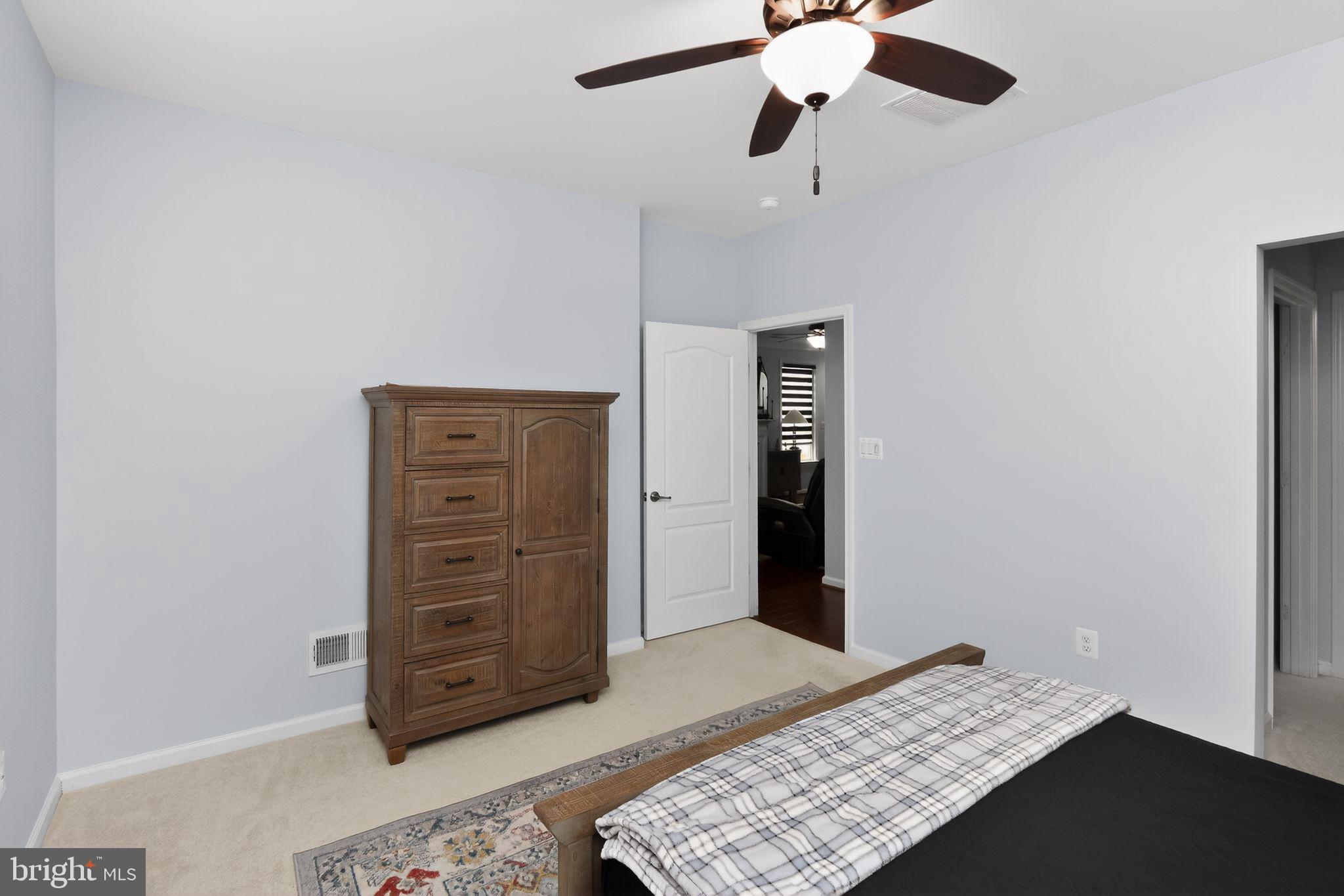 VIRGINIA HERITAGE AT LEE'S PARK - Residential