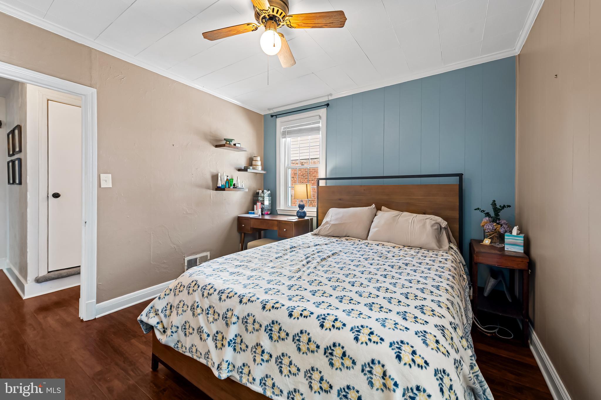 EDGEWOOD PARK - Residential