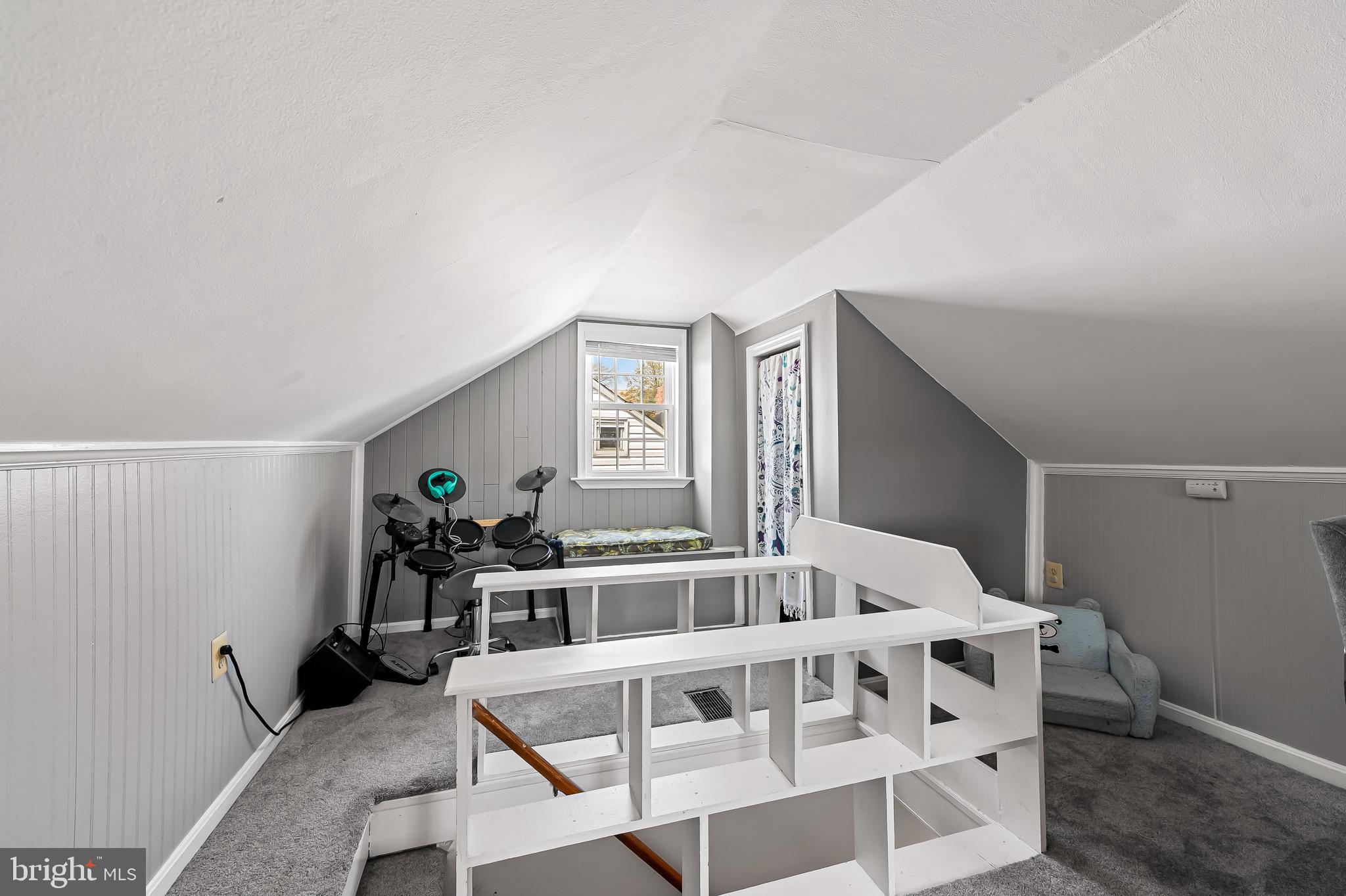 EDGEWOOD PARK - Residential