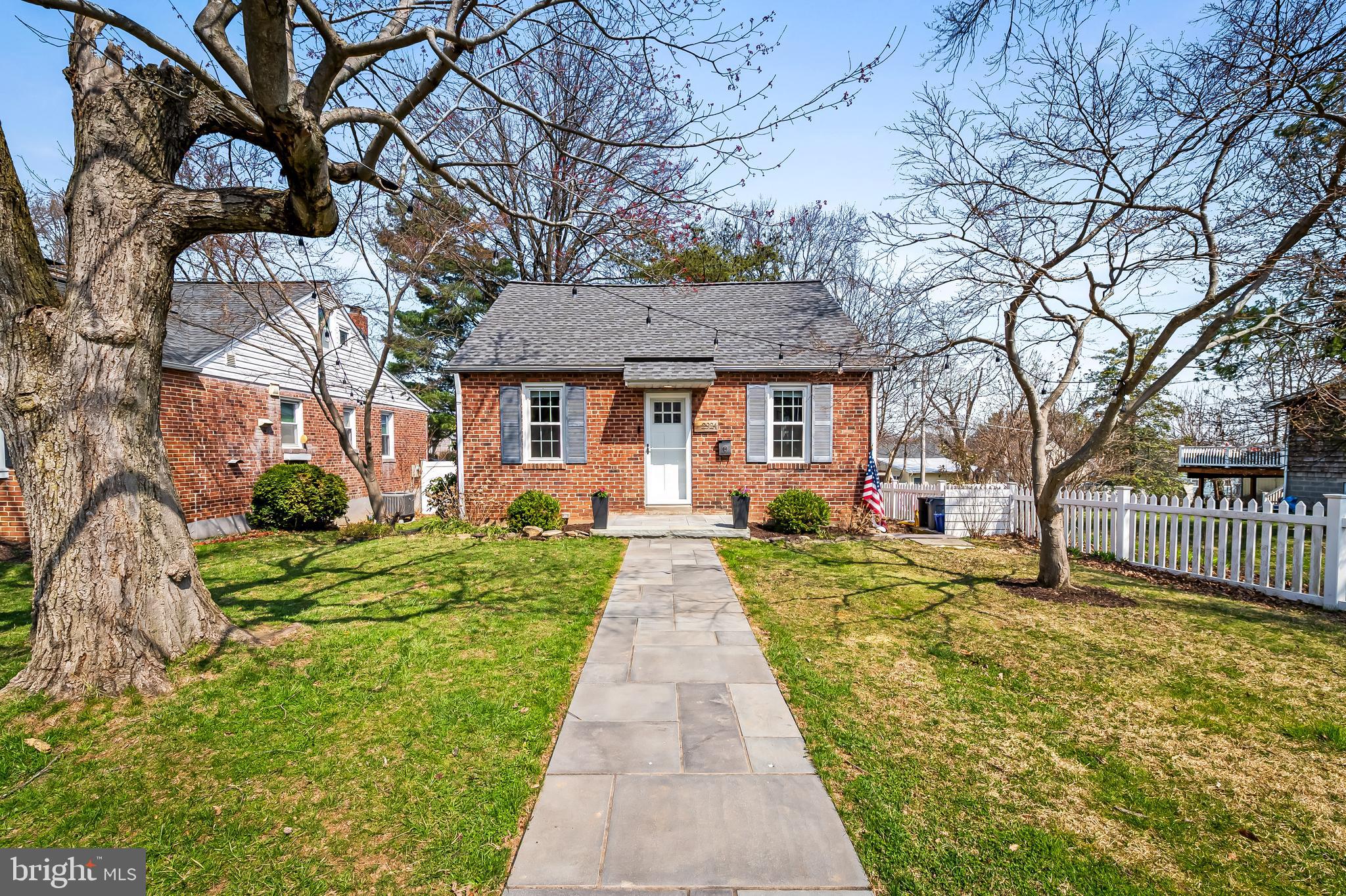 EDGEWOOD PARK - Residential