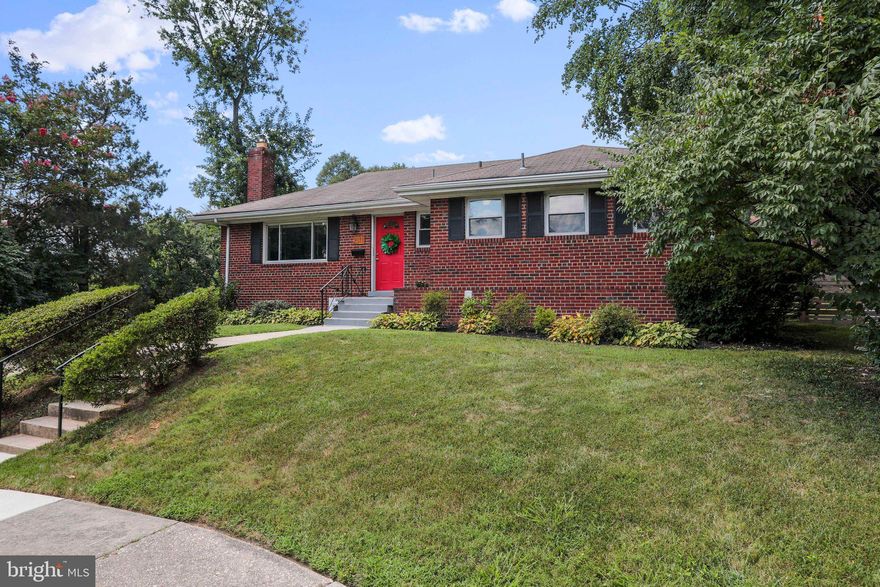 ONE-LEVEL EASY LIVING  in Bethesda-Chevy Chase zoned school system with a HUGE BEAUTIFUL backyard! Have a check off list for that perfect home? Look no further: MODERN RANCH RAMBLER HOME, OPEN FLOOR PLAN, BEAUTIFUL UPDATED KITCHEN WITH QUARTZ COUNTERTOPS AND SS APPLIANCES (YES, WITH A GAS RANGE), 4 BEDROOMS, UPDATED BATHROOMS, HUGE BACKYARD AND PATIO, NEW HVAC, ORIGINAL OAK HARDWOOD FLOORS, FINISHED LOWER LEVEL, 6' CEDAR PRIVACY FENCE!!!! Walk to Rock Creek Park to bike, play soccer, hike, walk your dog...just have to move in and enjoy your new home and yard!