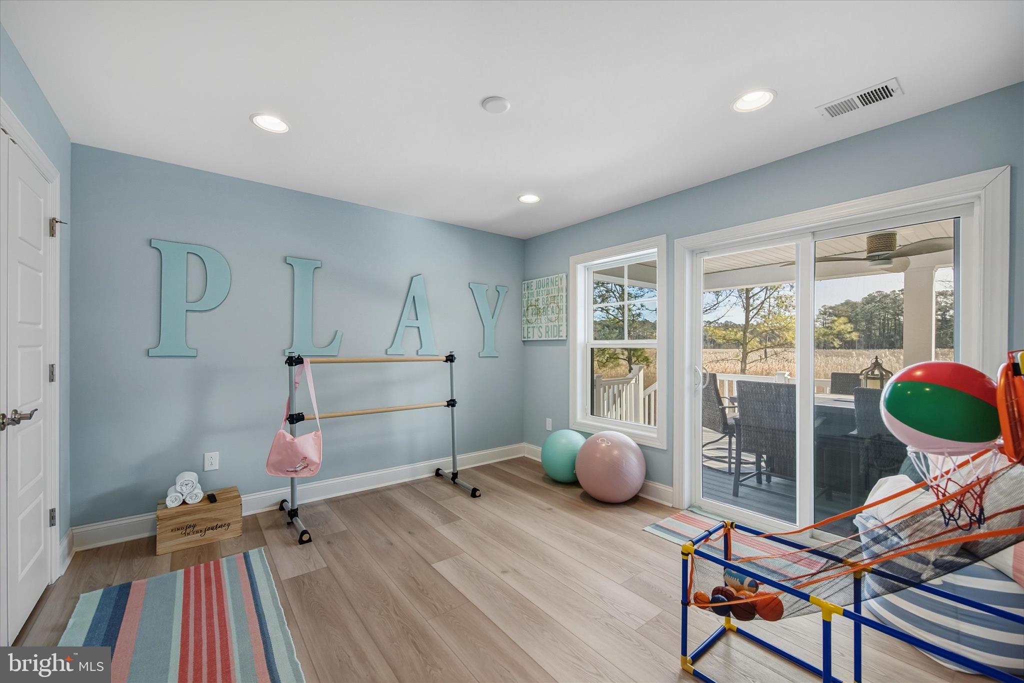 MARSH ISLAND IN LEWES - Residential