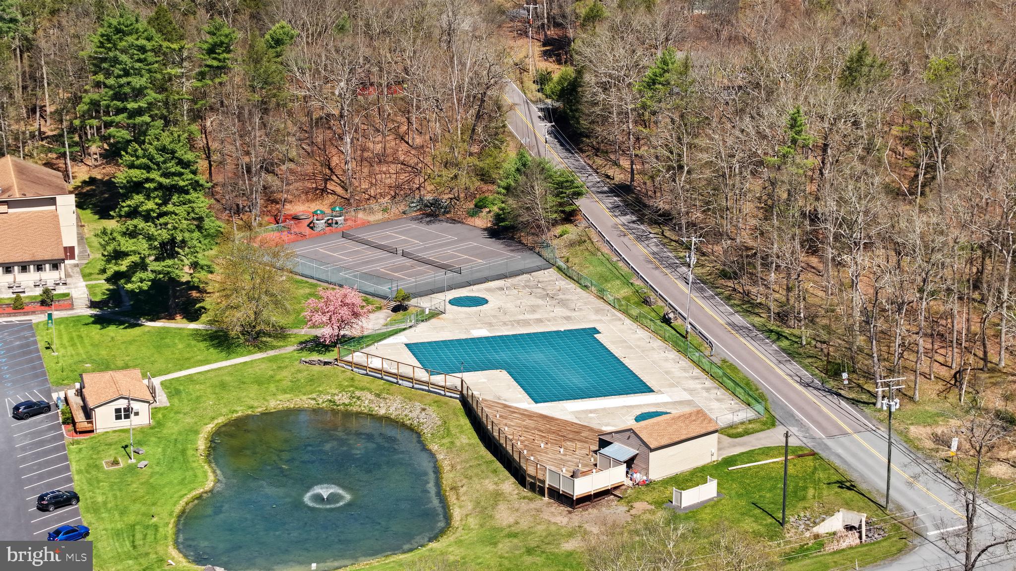 POCONO MOUNTAIN LAKE ESTATES - Residential