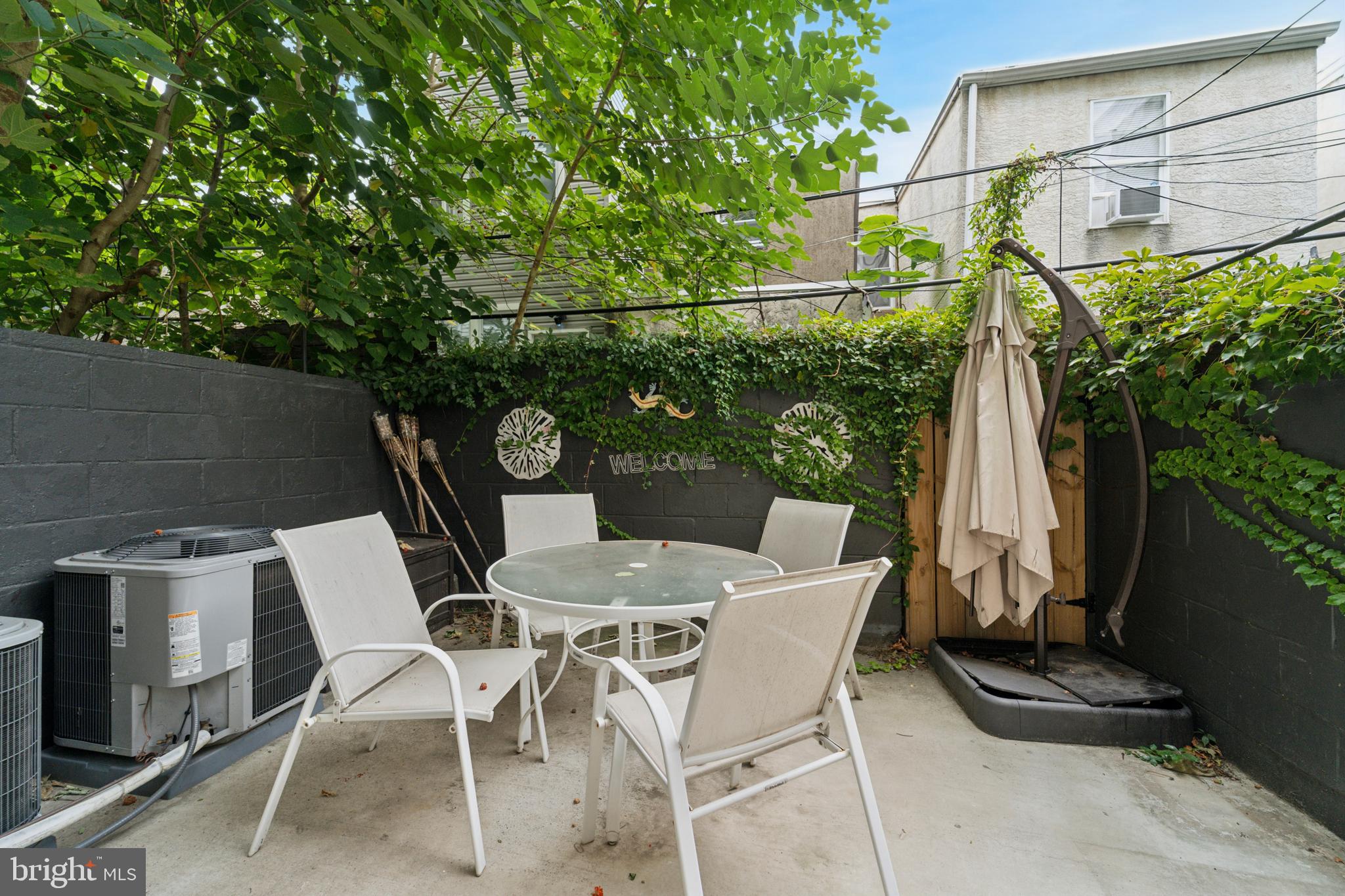 POINT BREEZE - Residential