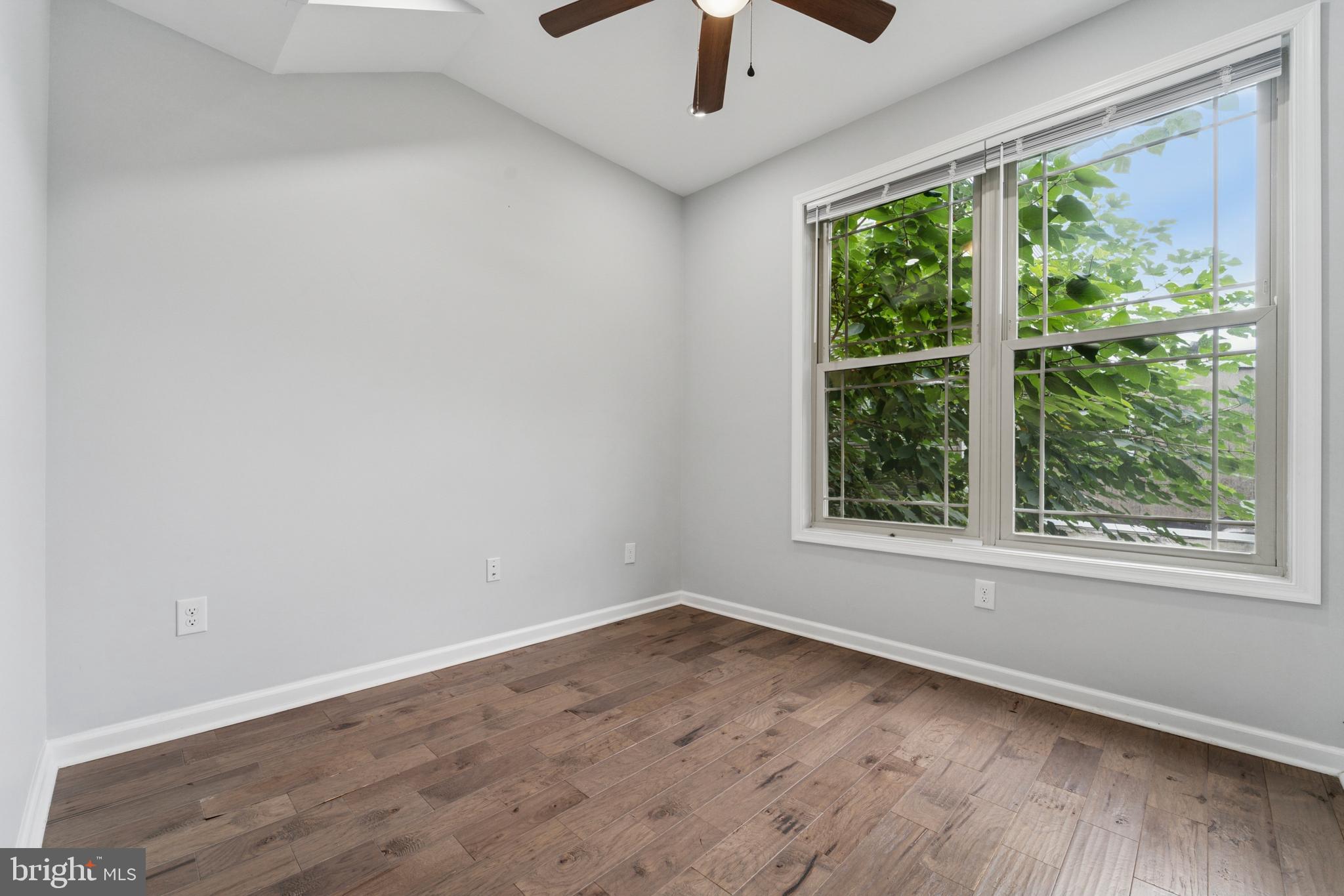 POINT BREEZE - Residential